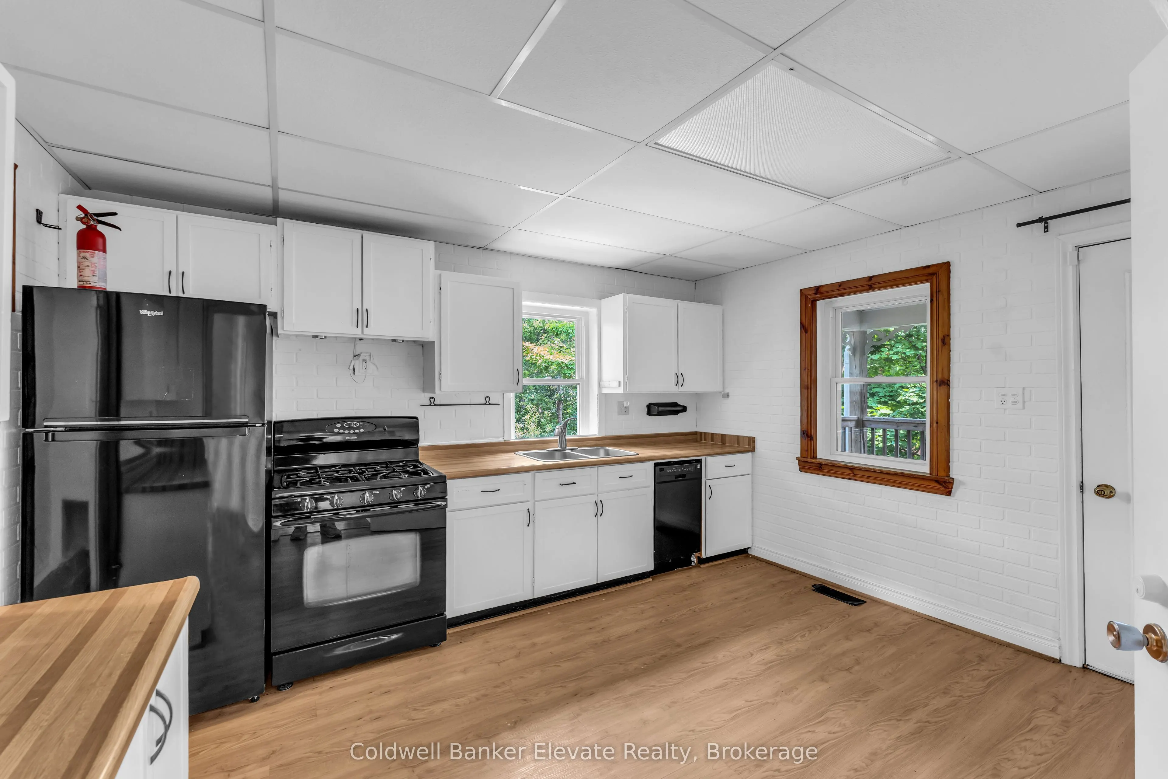 127 Main Street S