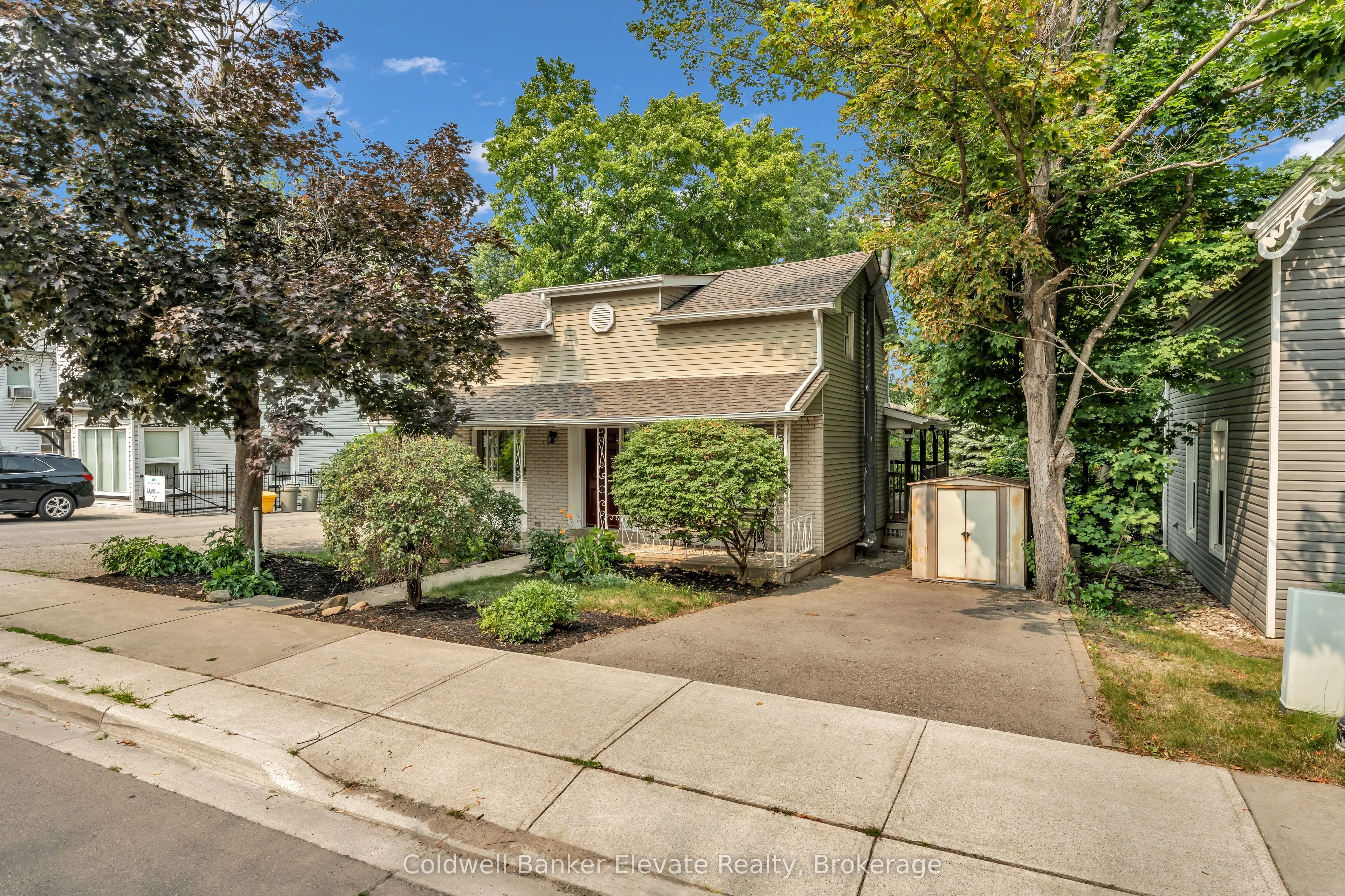 127 Main Street S