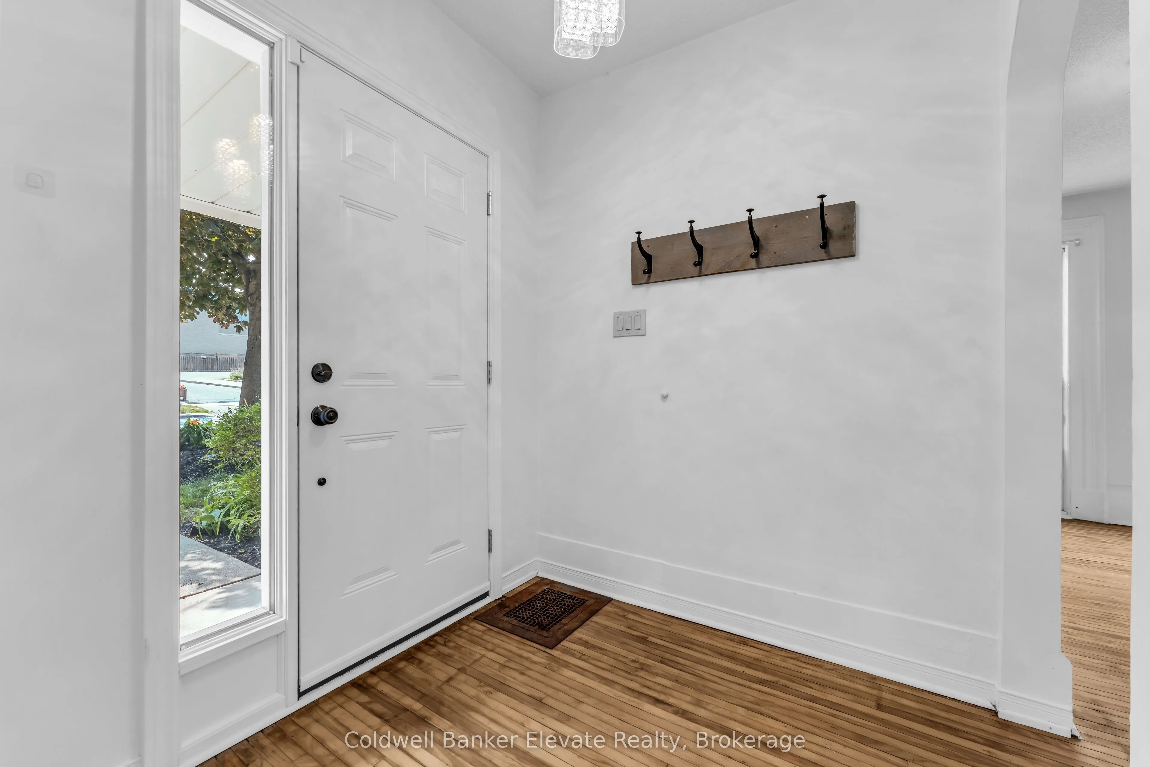 127 Main Street S