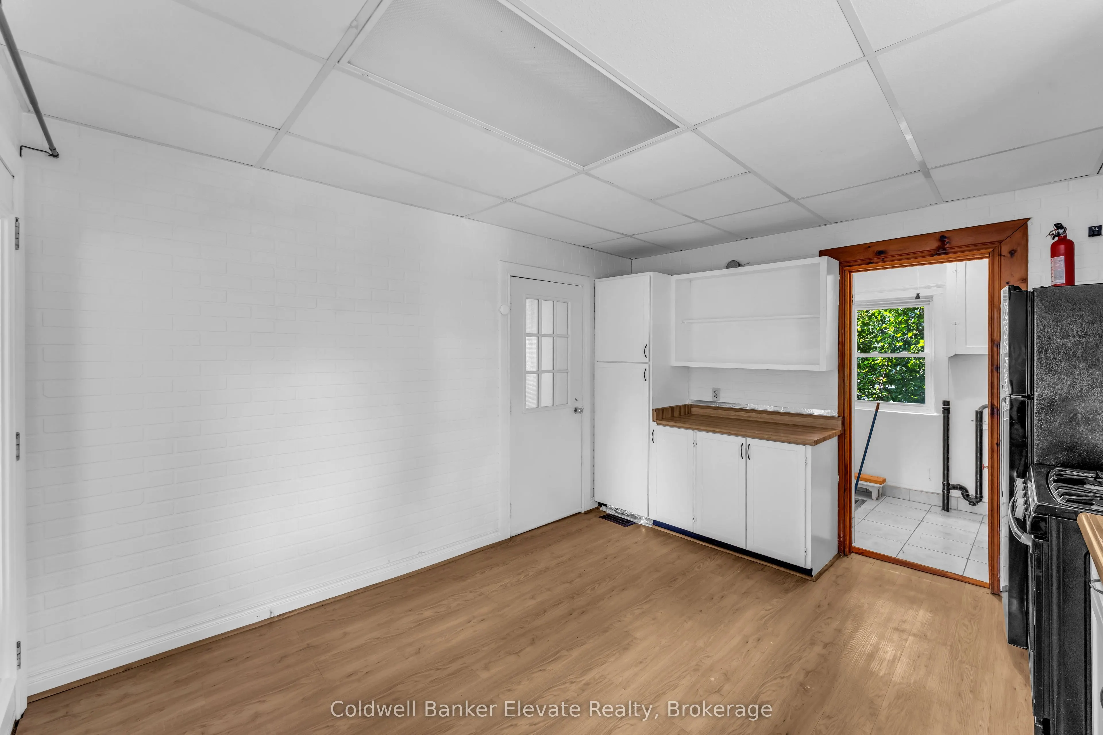 127 Main Street S