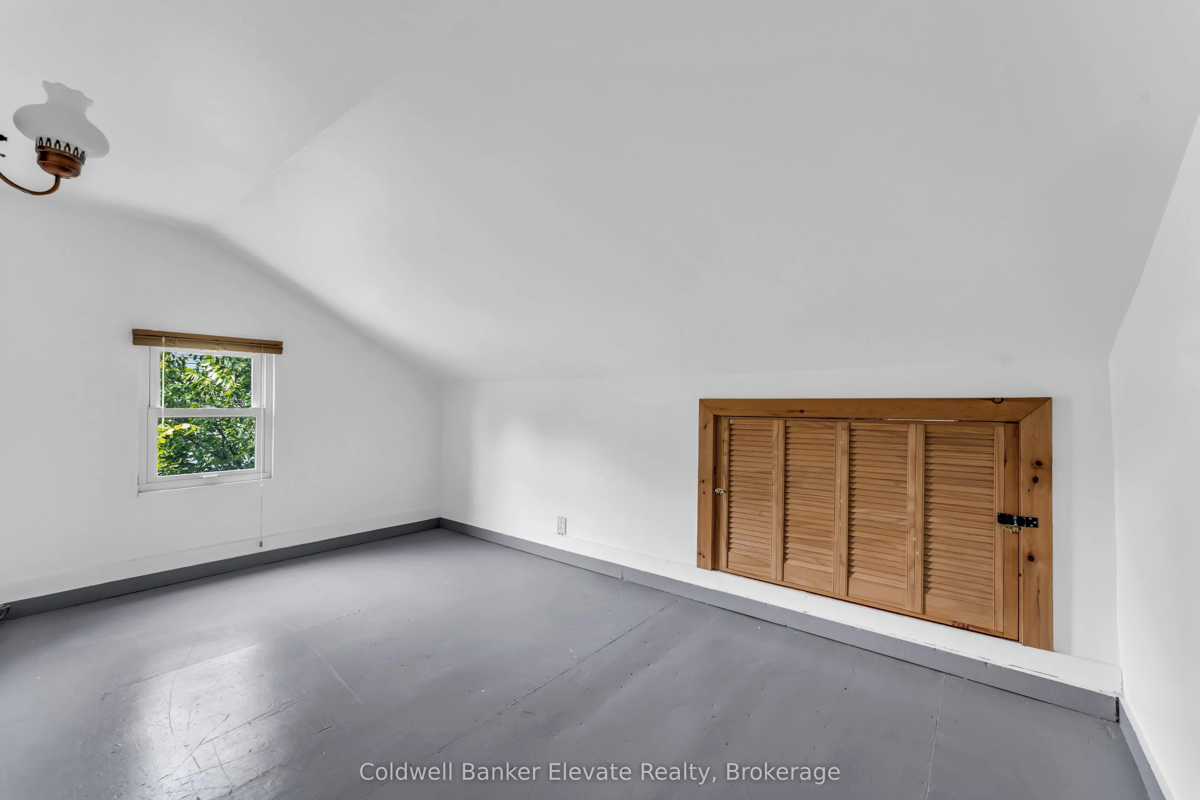 127 Main Street S