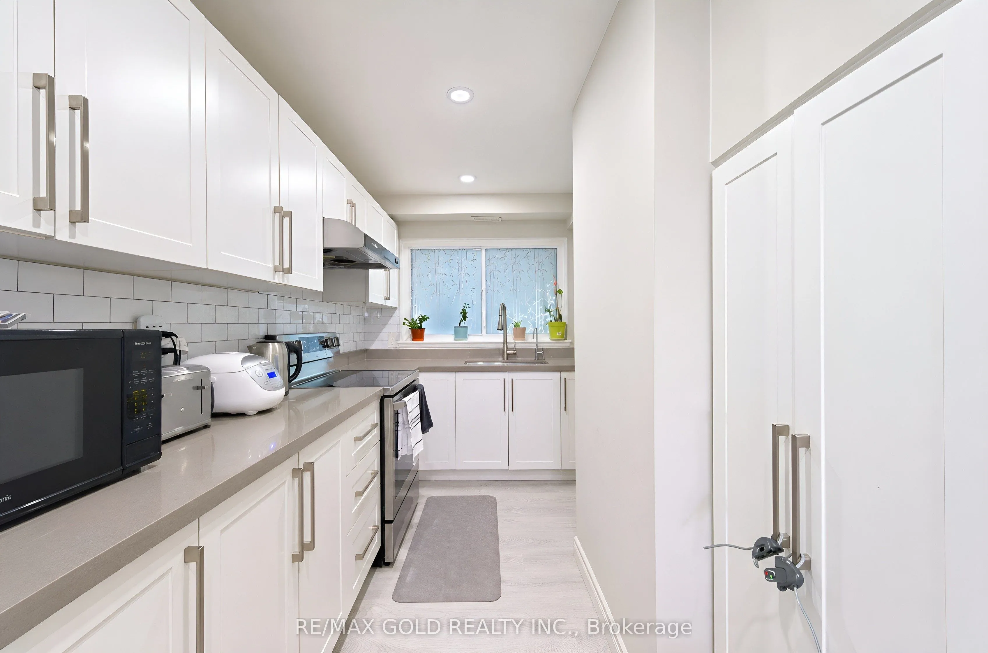 180 Mississauga Valley Boulevard #87
