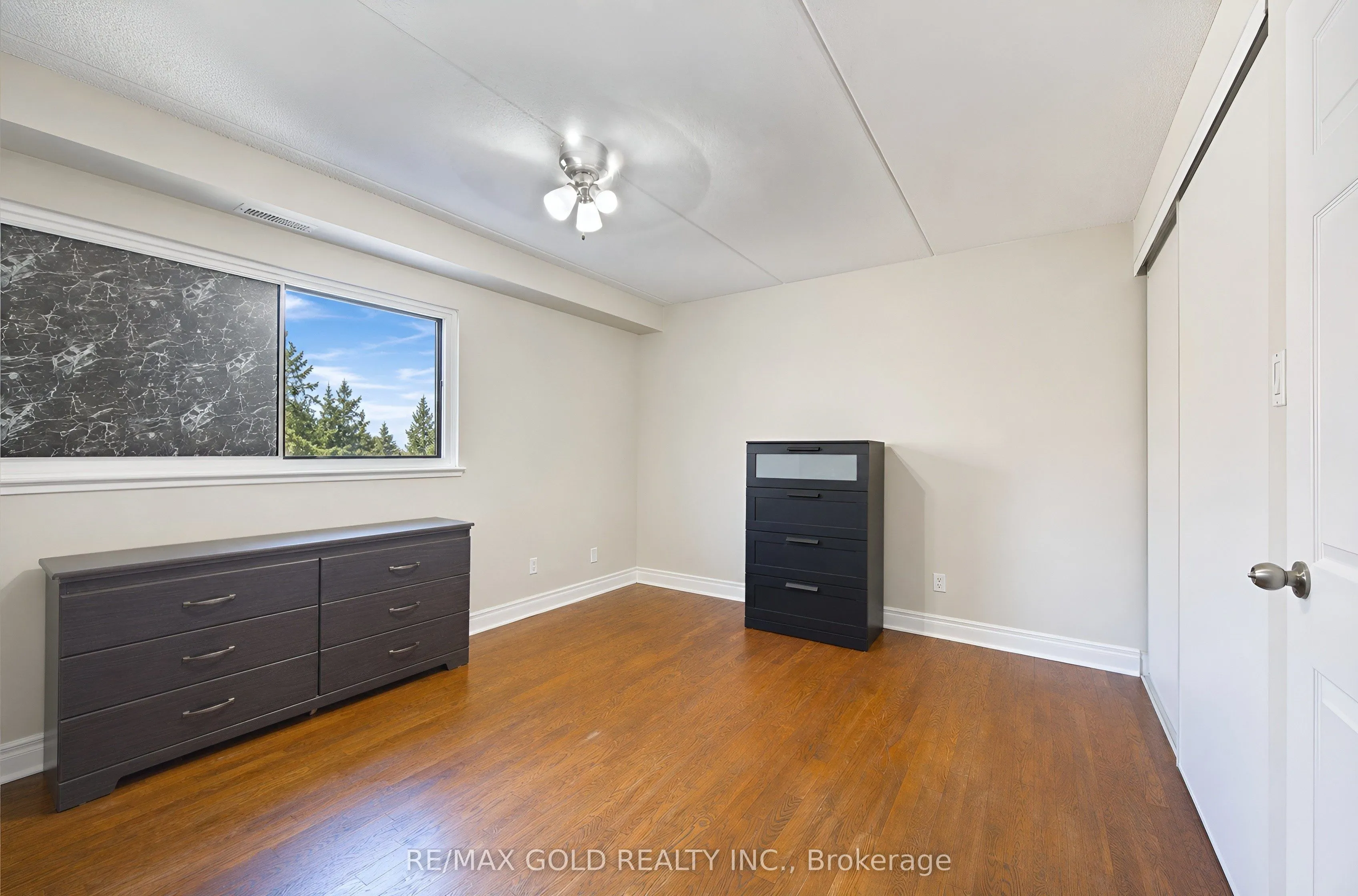 180 Mississauga Valley Boulevard #87