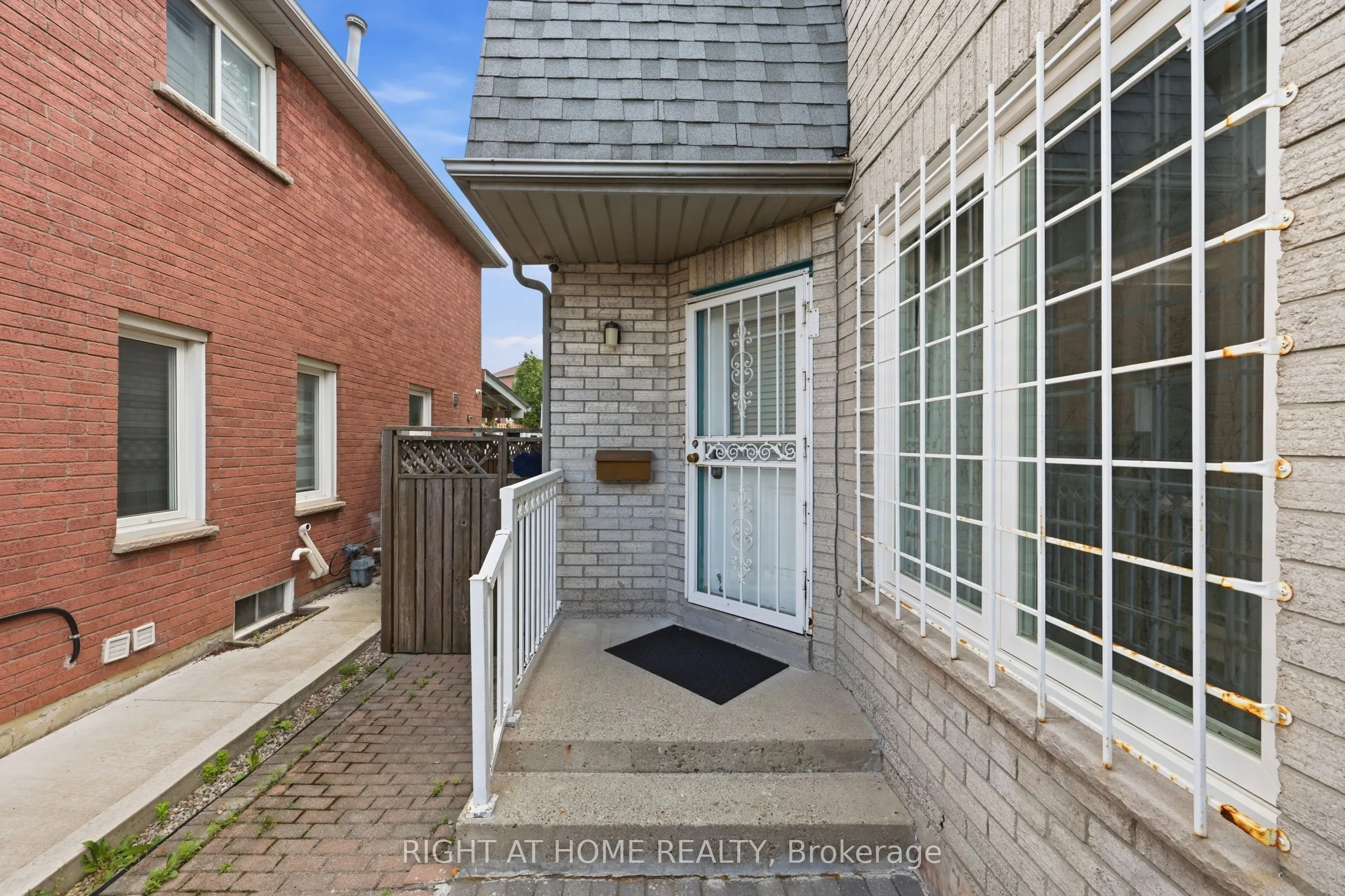 12 Newman Court