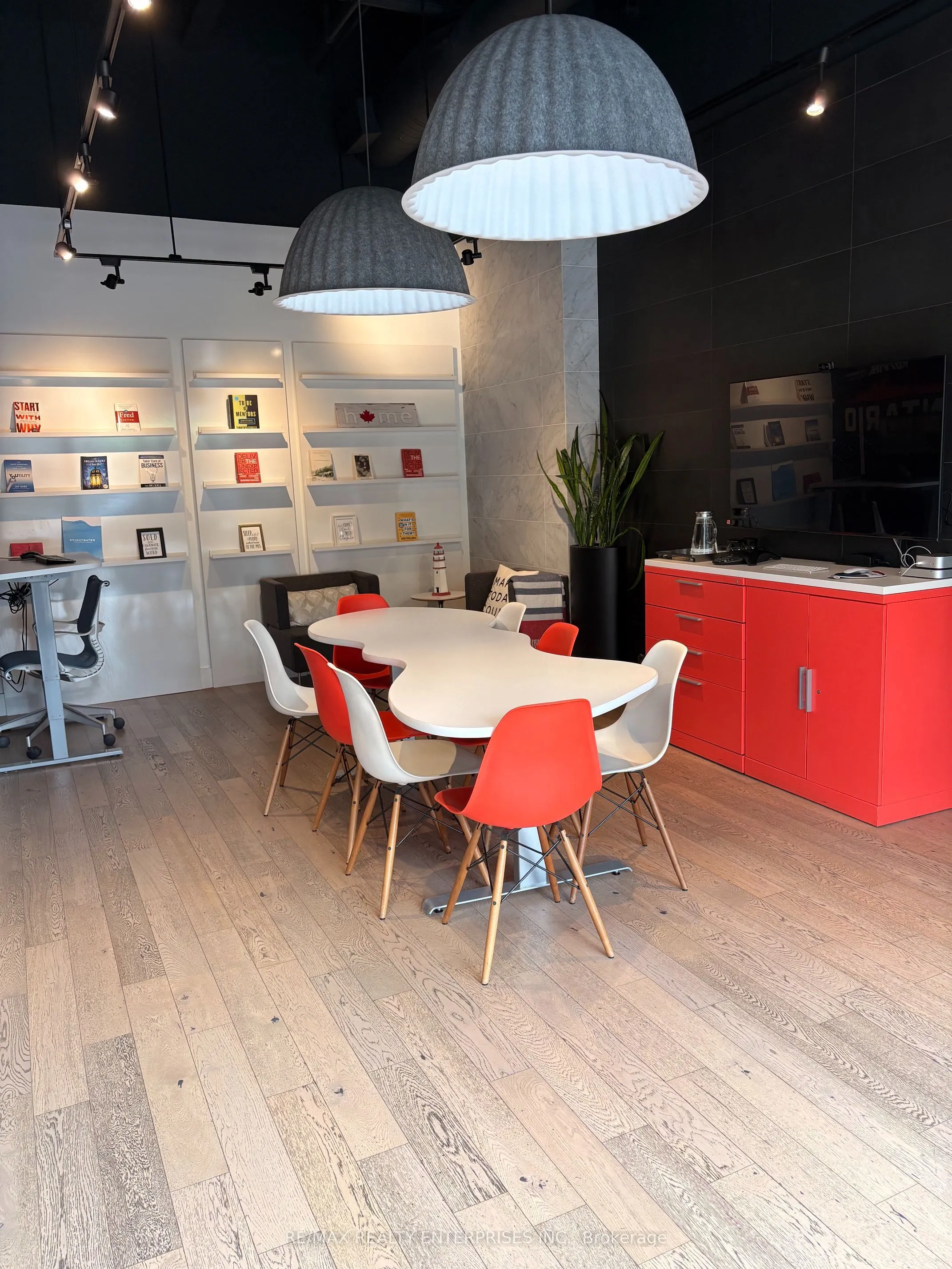 125 Lakeshore Road E #C-14