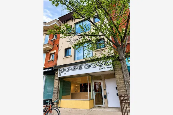 802 Bloor Street W