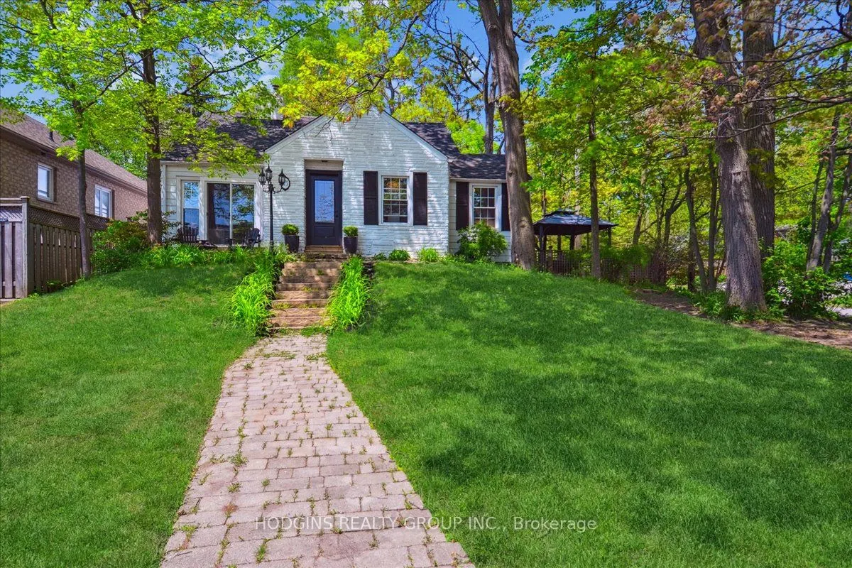 65 Mineola Road E
