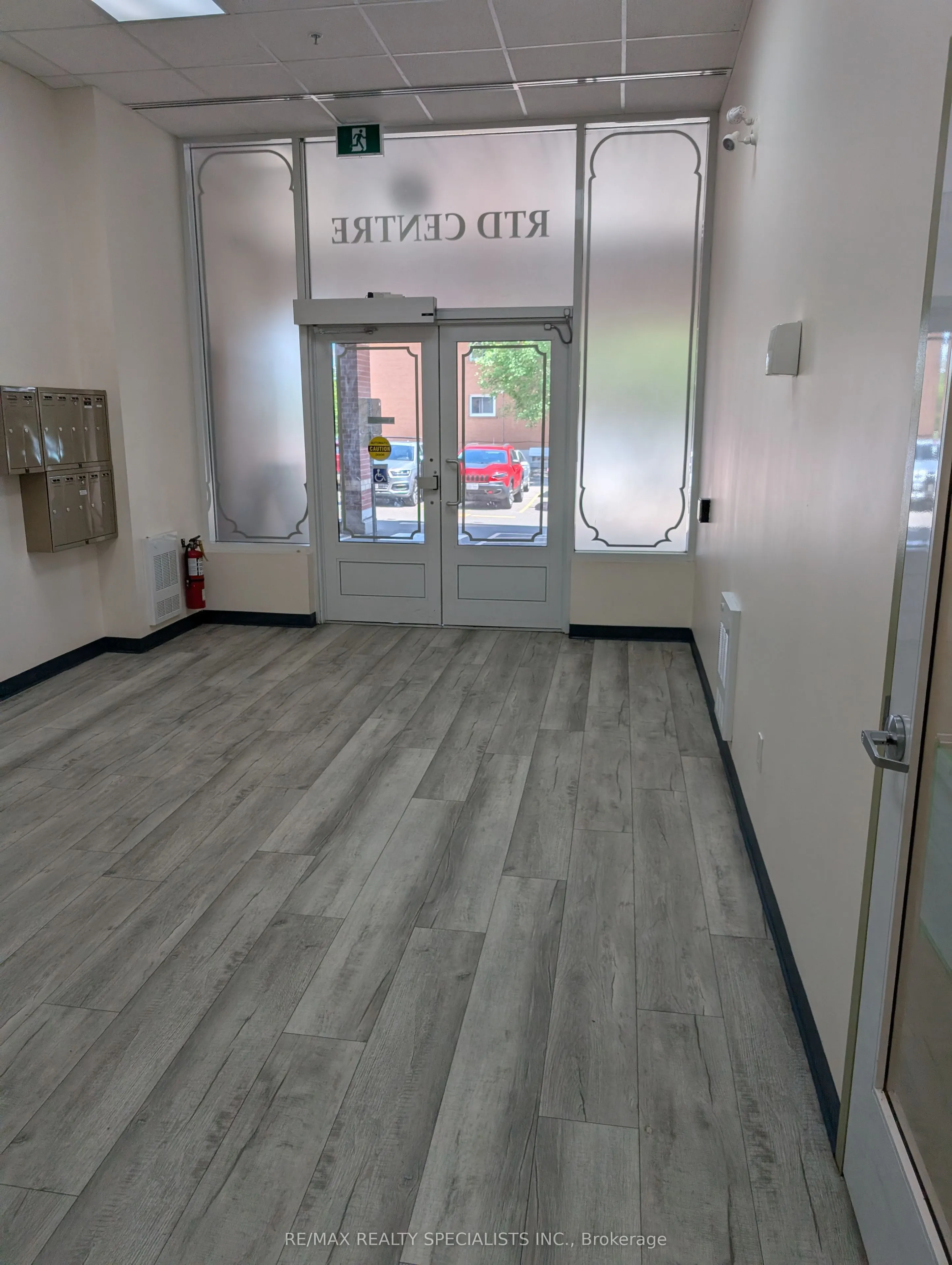 47 Queen Street S #11