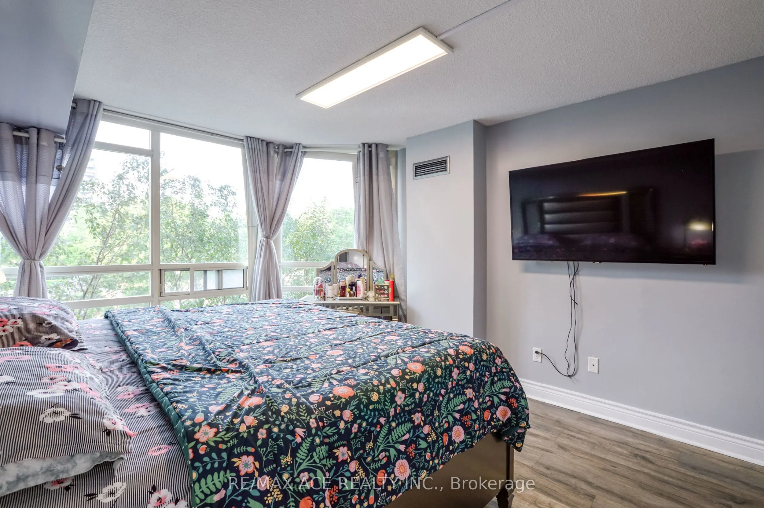 75 King Street E #201