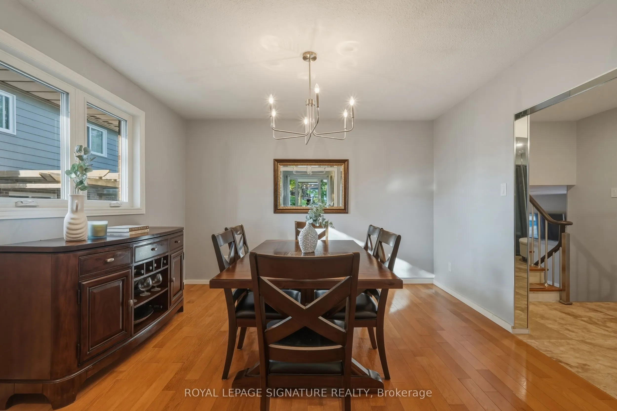 1843 Stonepath Crescent