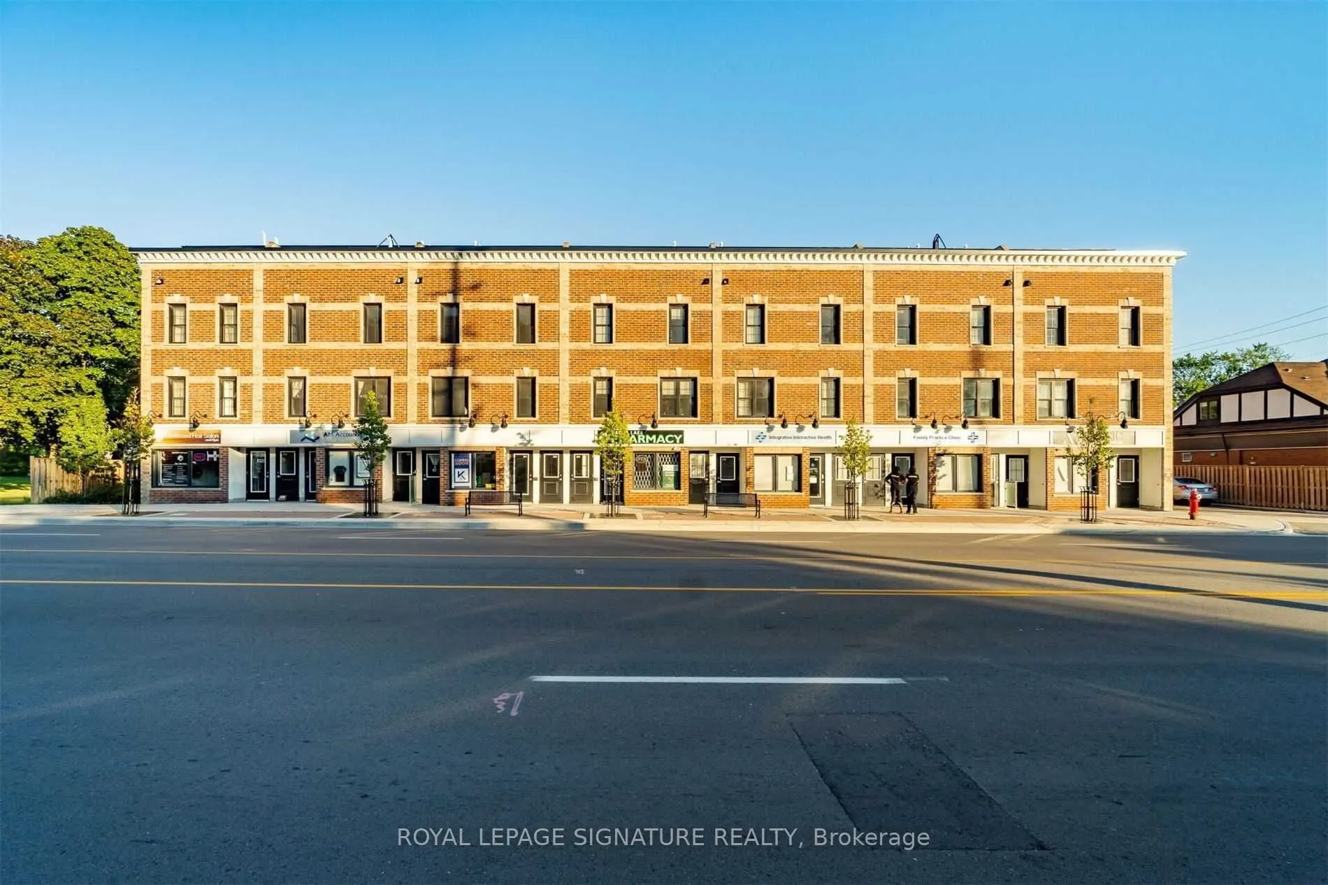 760 Lakeshore Road E #202