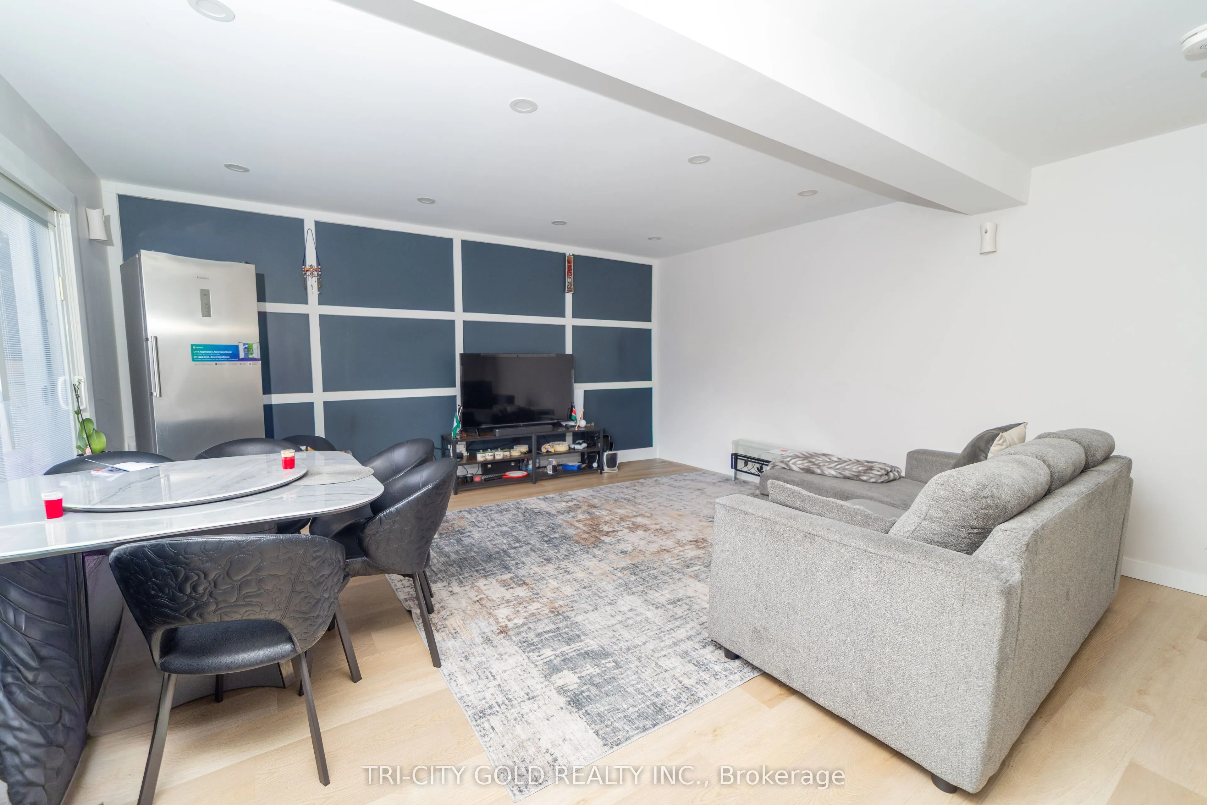 3 Holmstead Court
