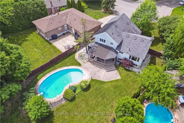 2442 Woburn Crescent