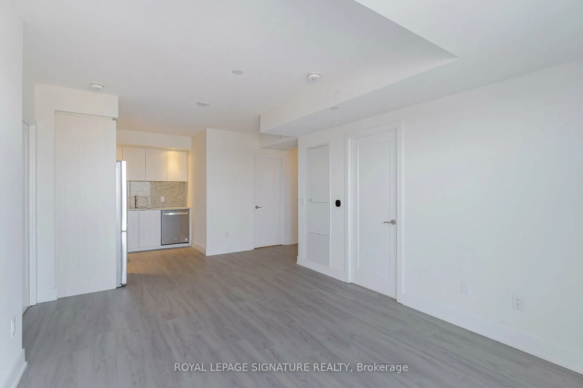 10 Eva Road #2705