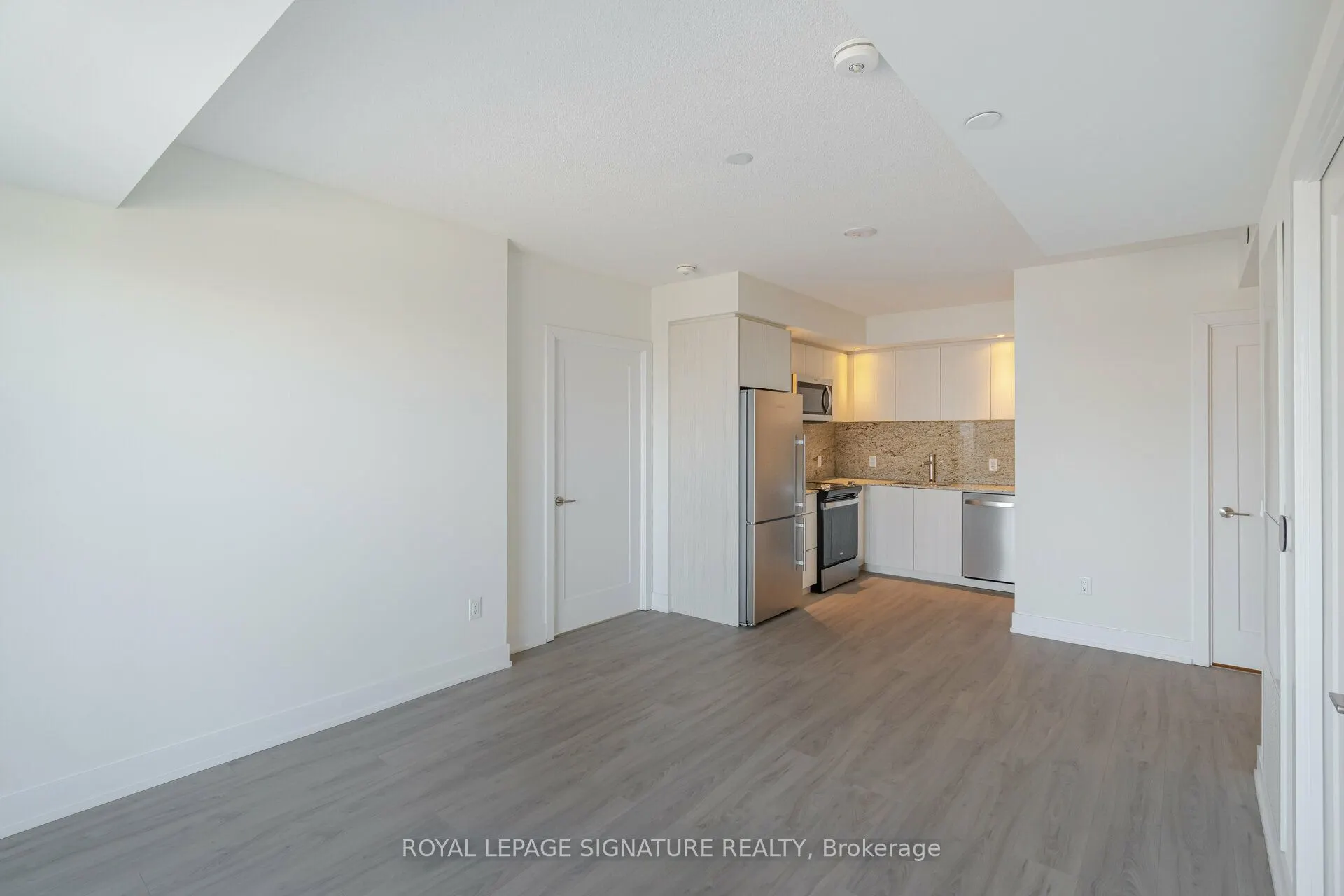 10 Eva Road #2705