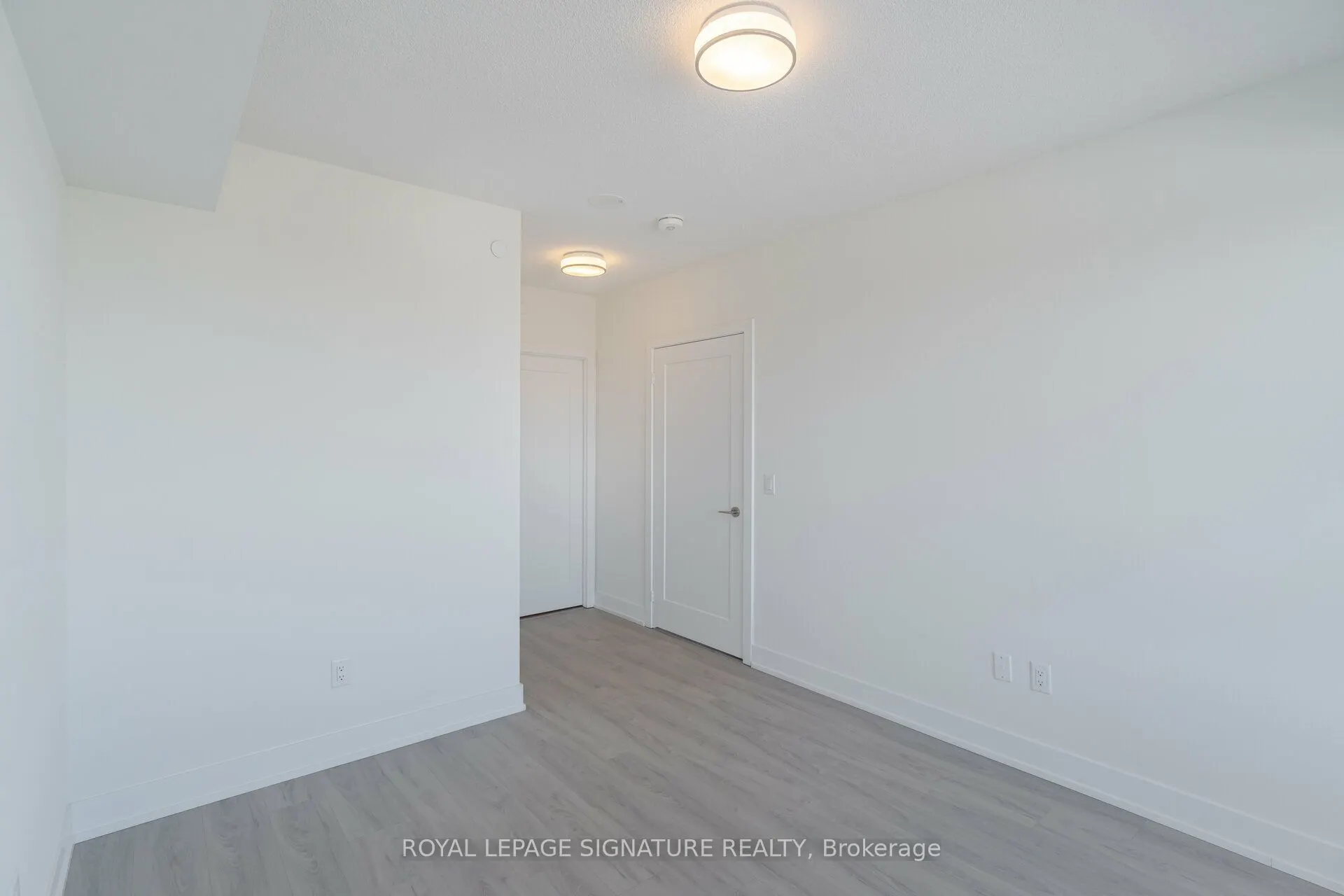 10 Eva Road #2705