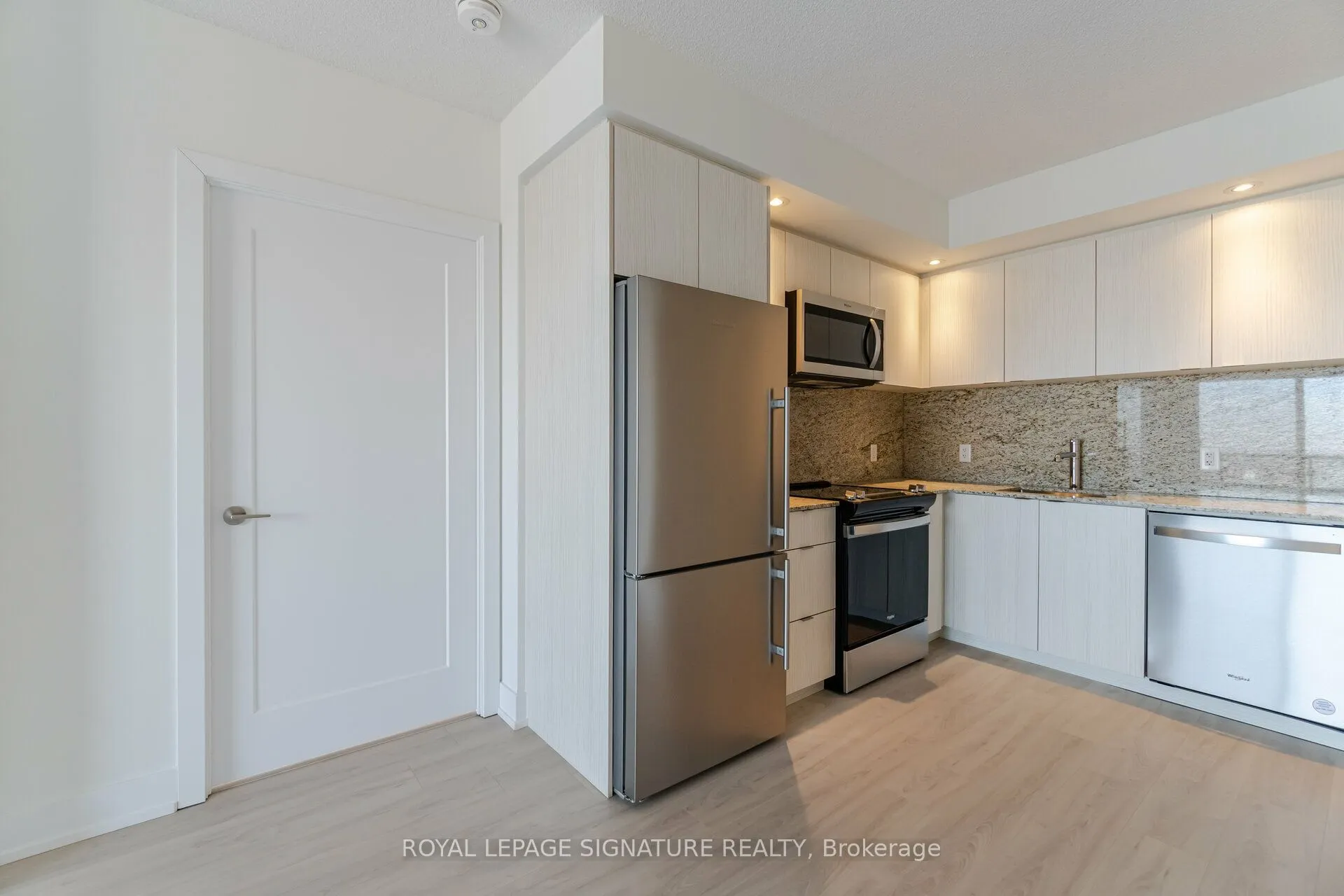 10 Eva Road #2705