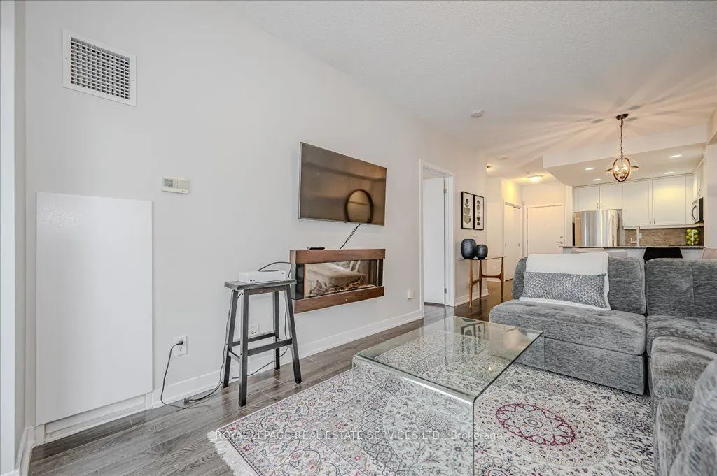 551 Maple Avenue #615