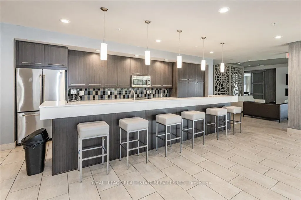 551 Maple Avenue #615