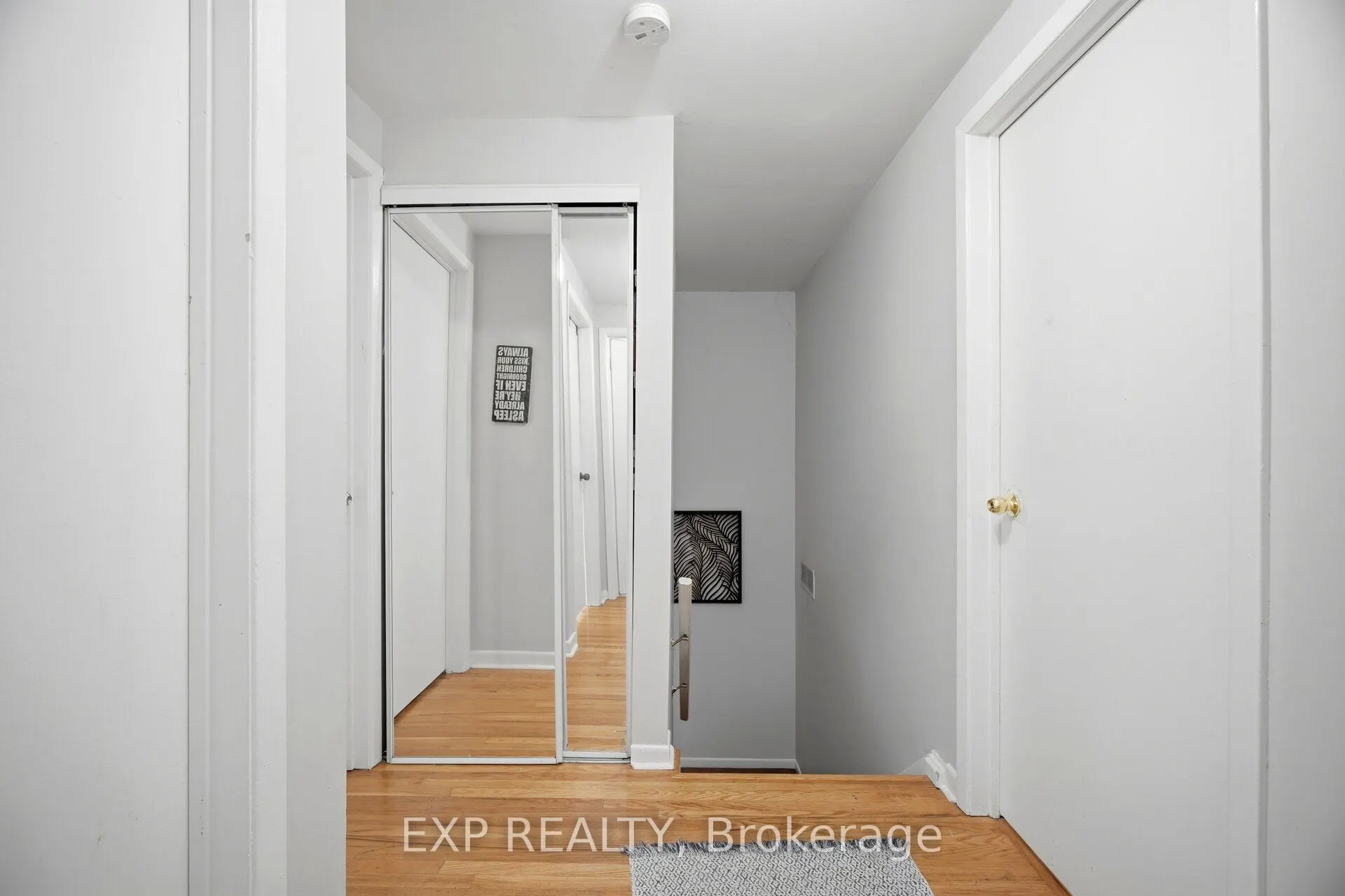 33 Earlsdale Crescent