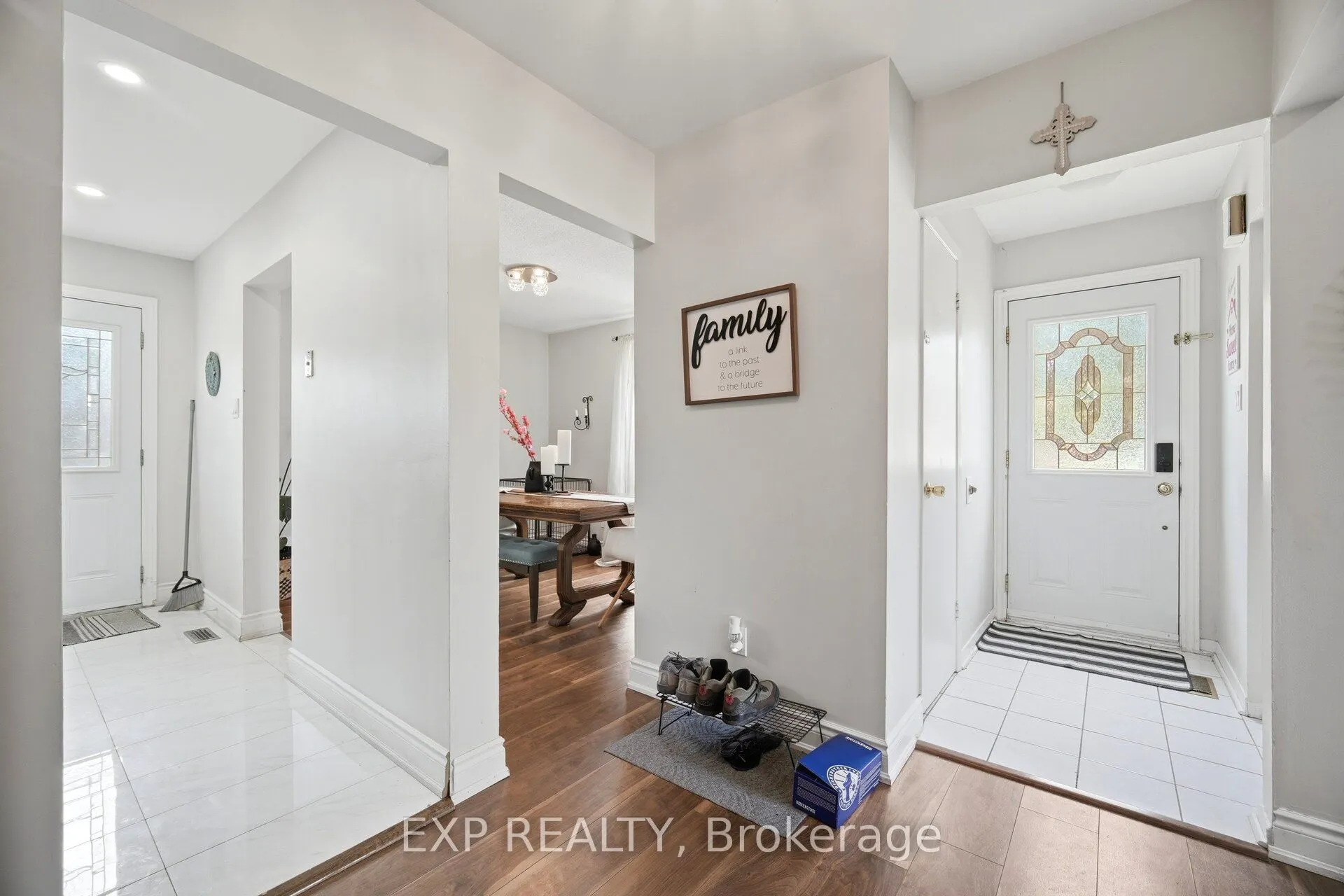 33 Earlsdale Crescent
