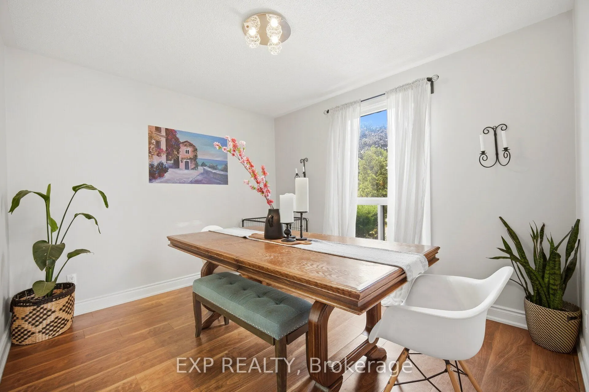 33 Earlsdale Crescent