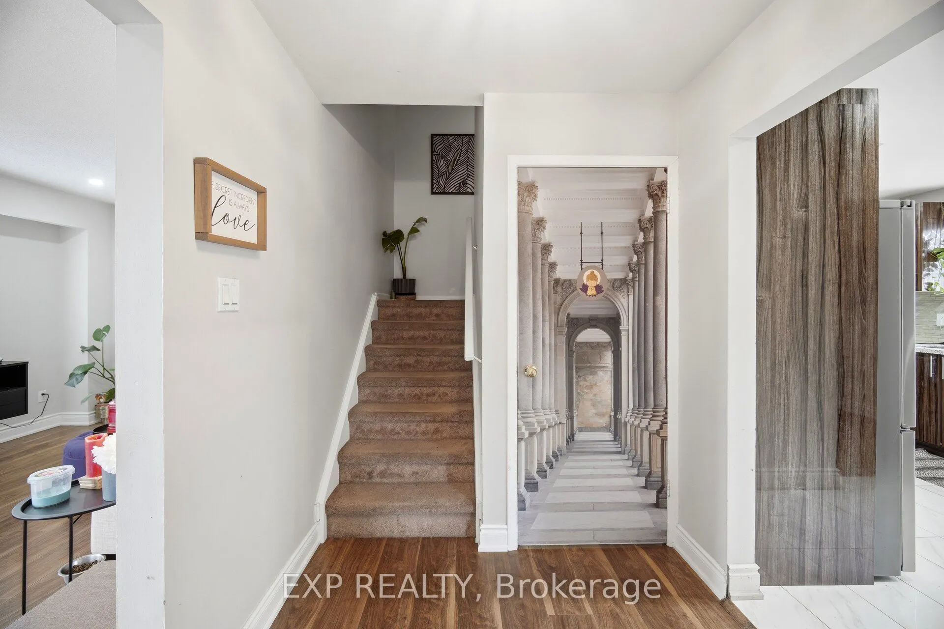33 Earlsdale Crescent