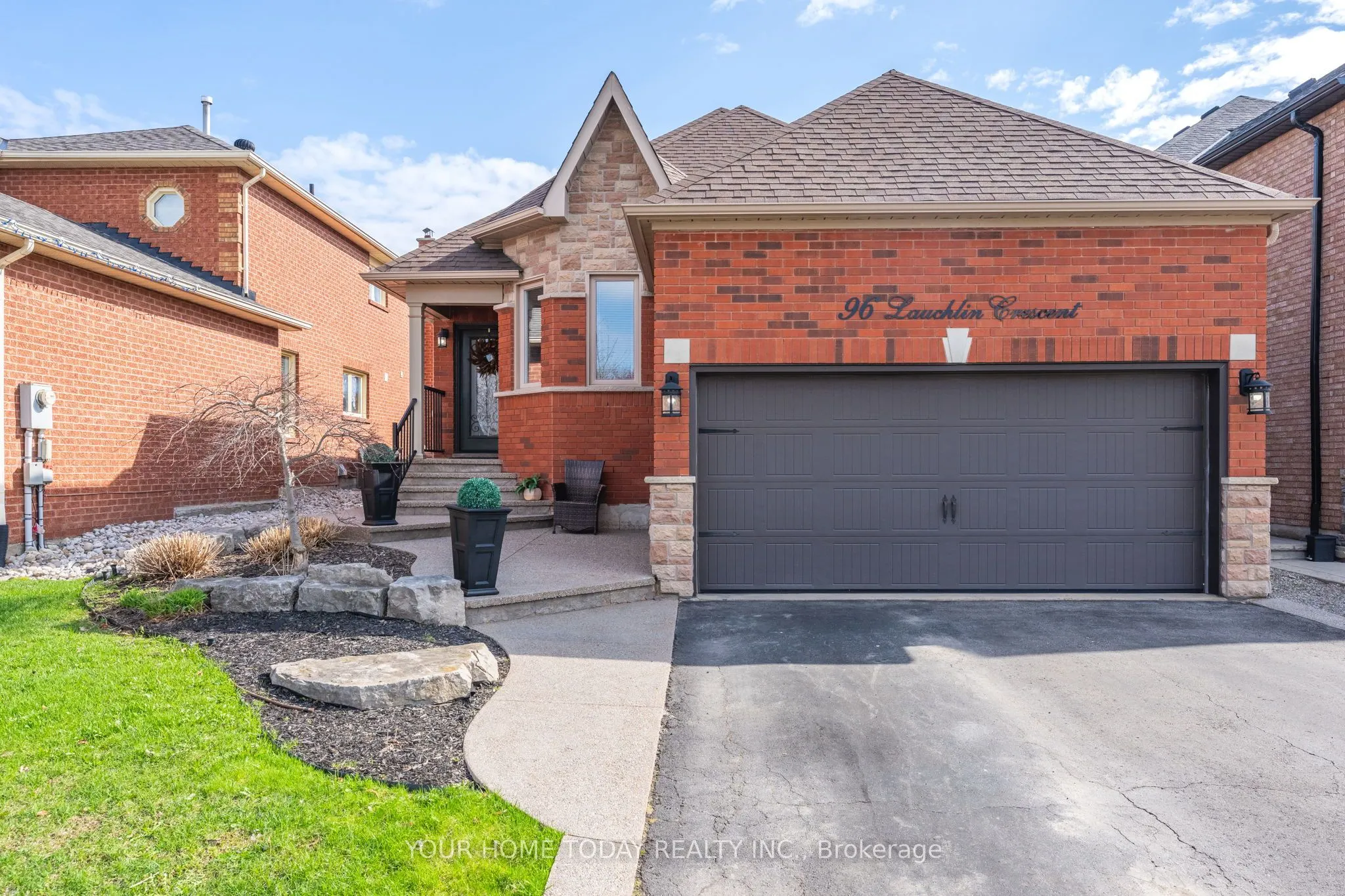 96 Lauchlin Crescent