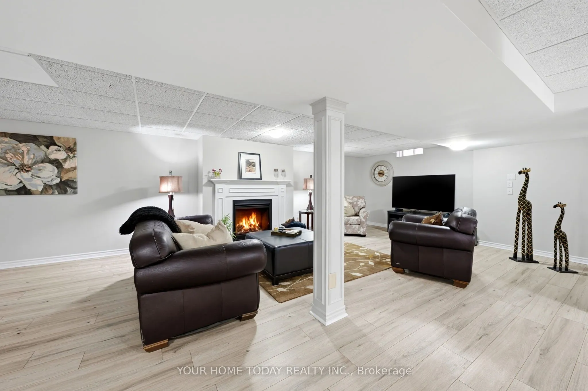 96 Lauchlin Crescent