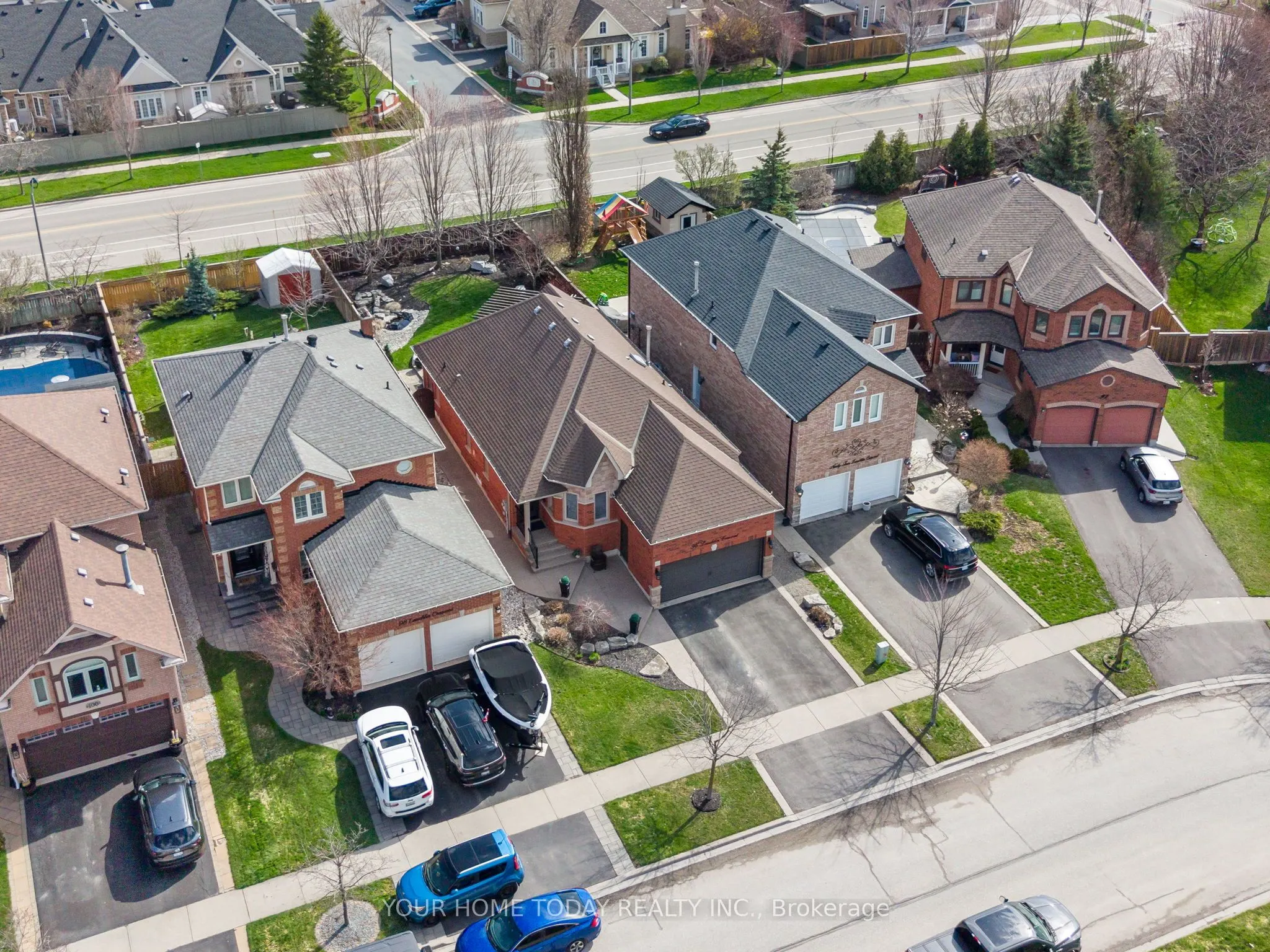 96 Lauchlin Crescent