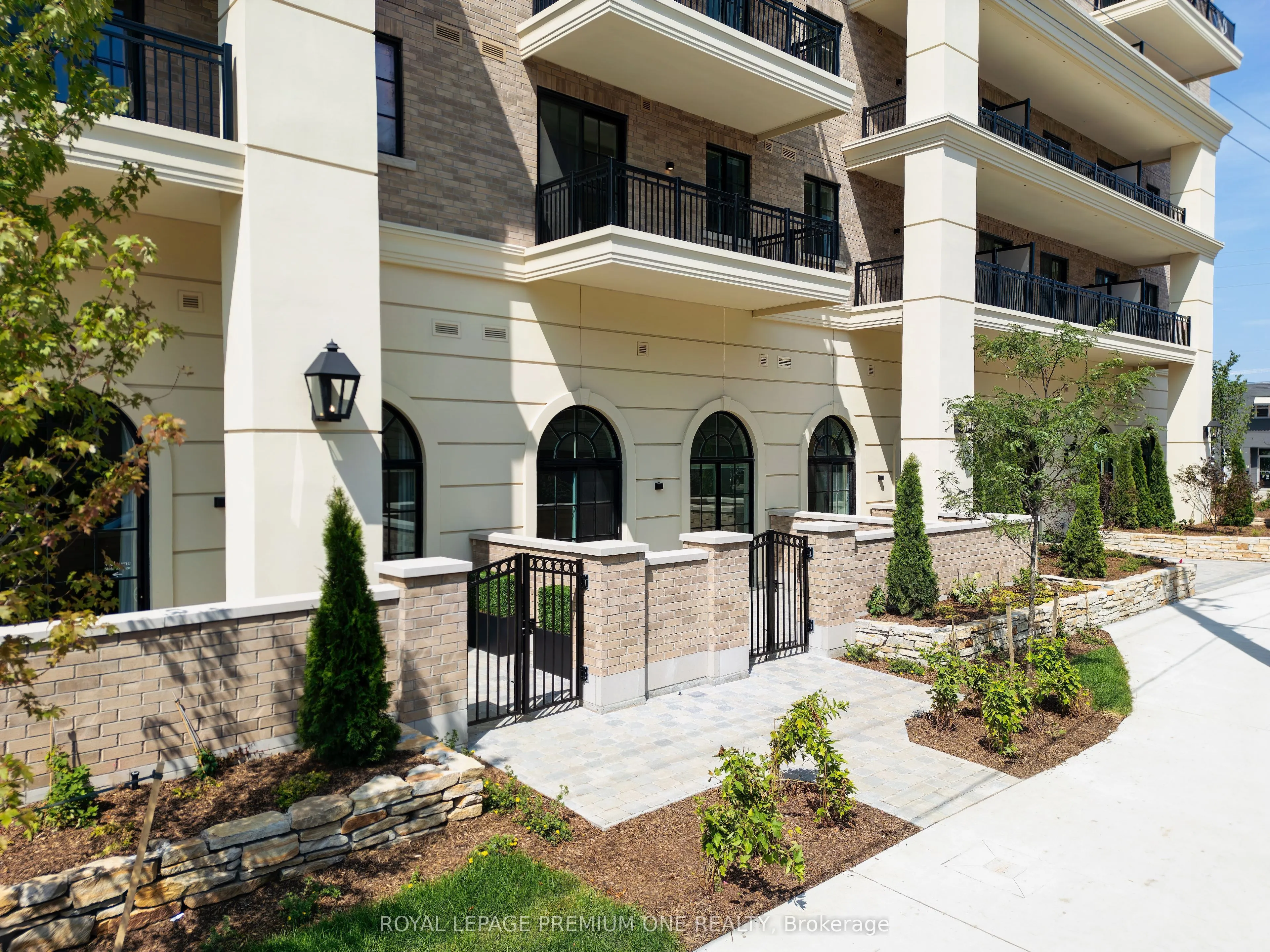 38 Earlington Avenue #304
