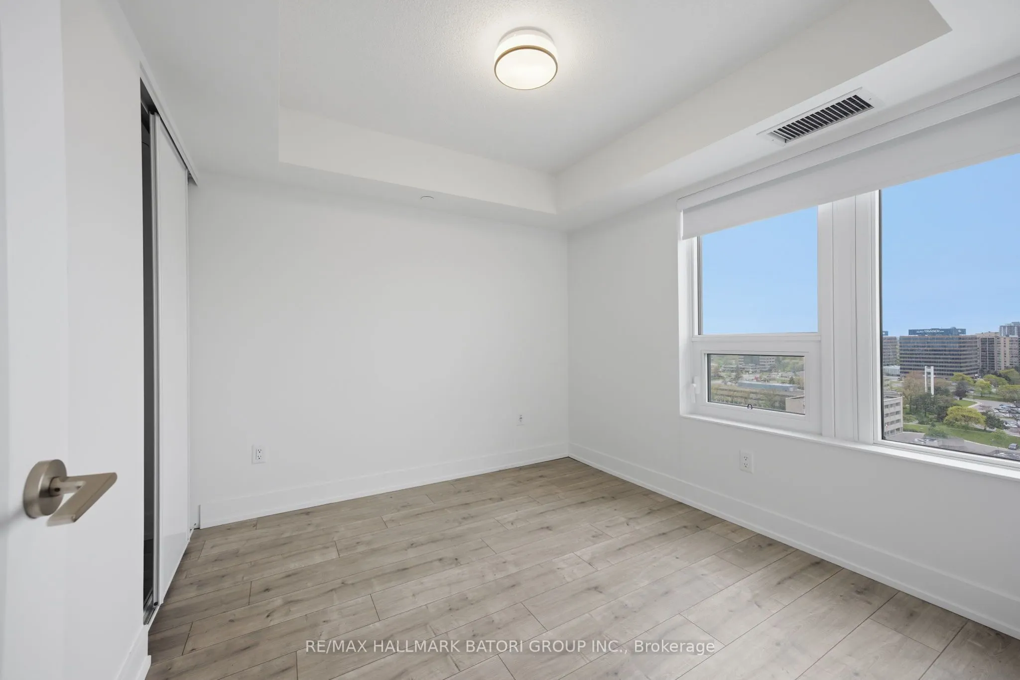 10 Eva Road #1505