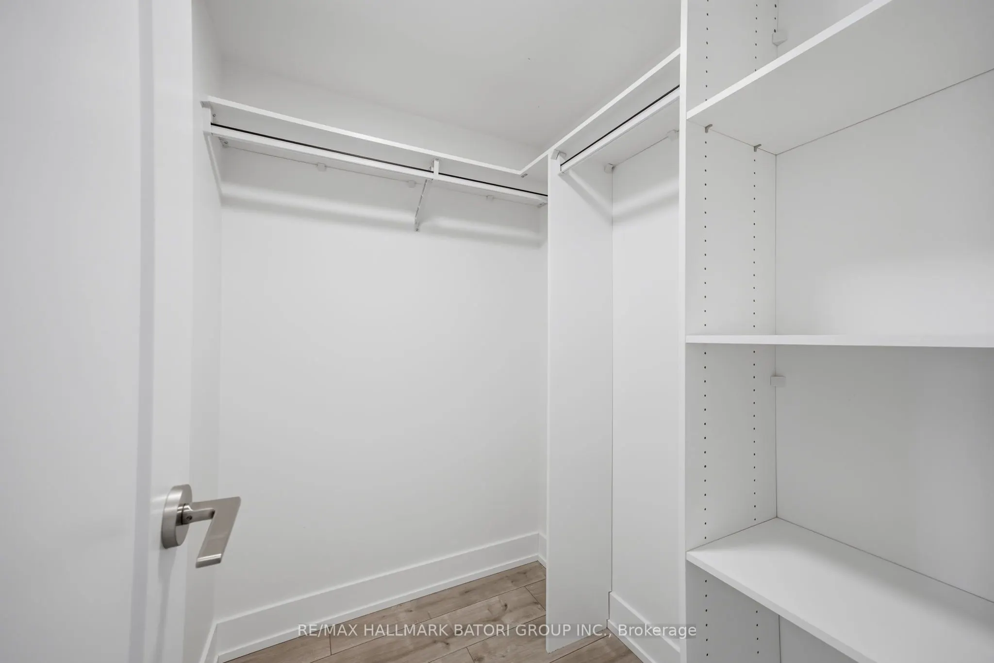 10 Eva Road #1505