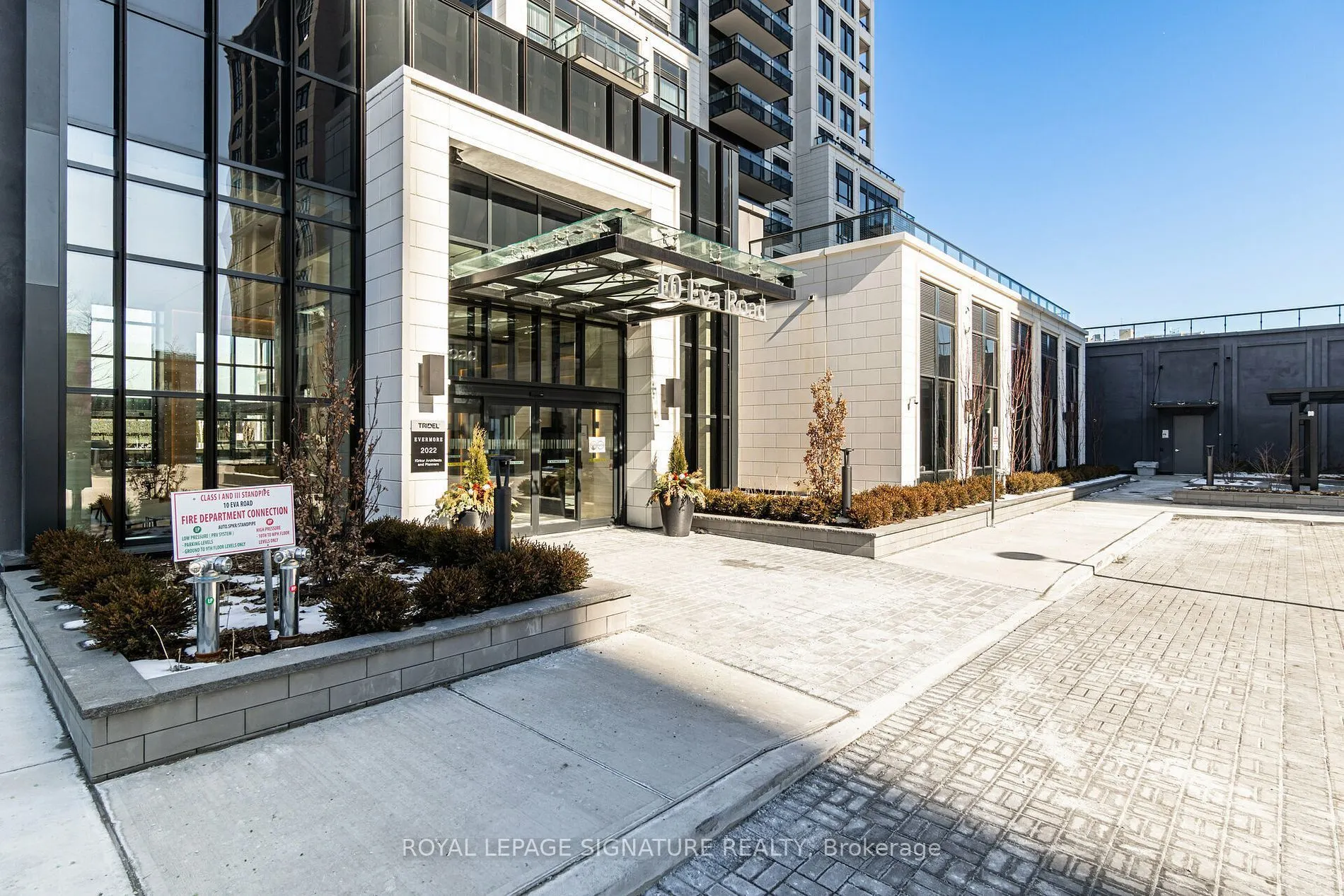 10 Eva Road #2701