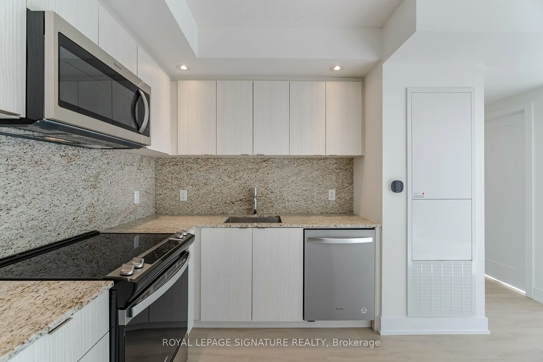 10 Eva Road #2701
