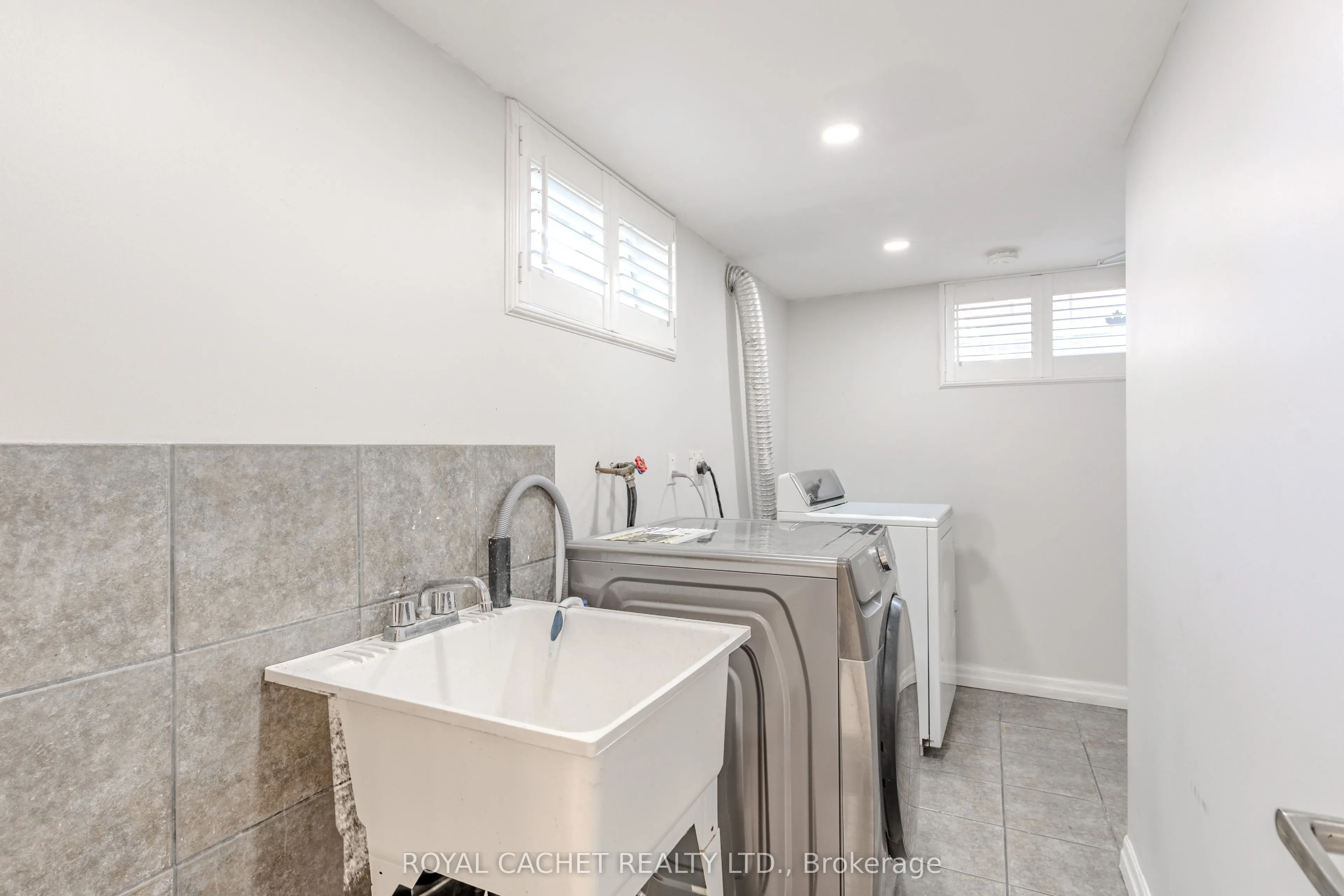 1074 Flagship Drive