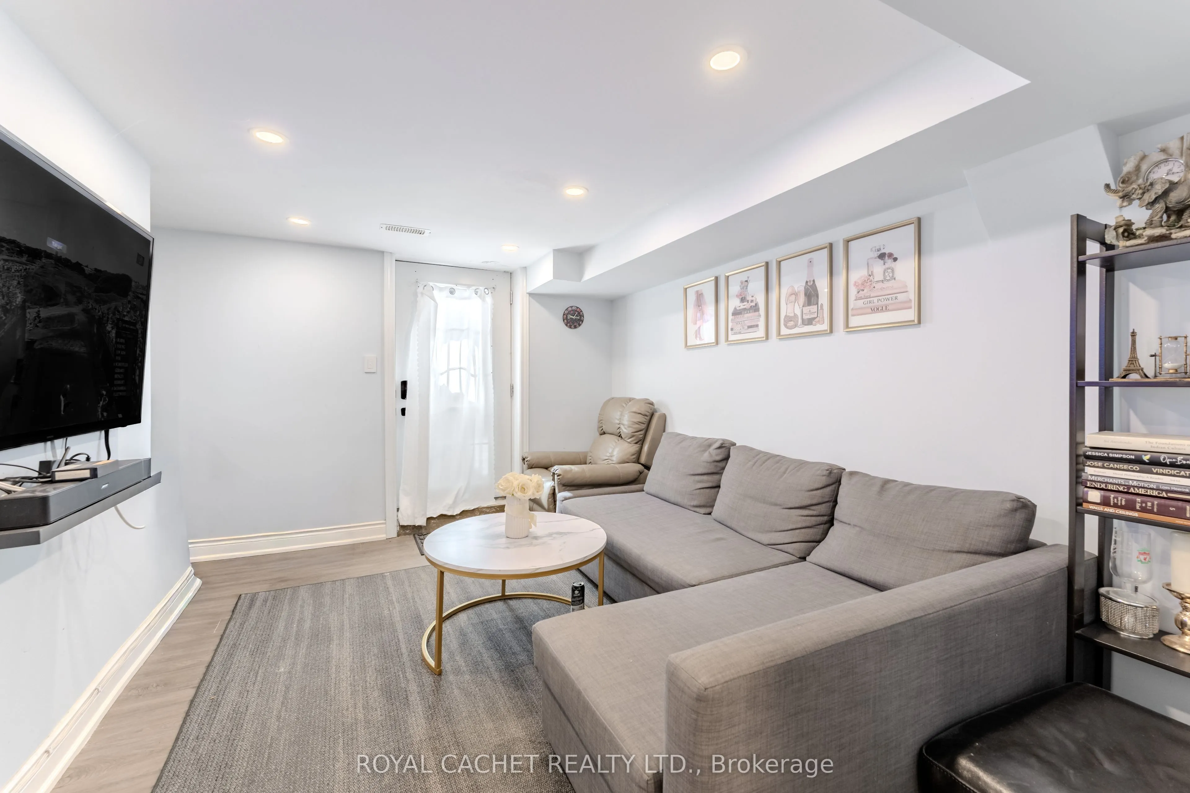 1074 Flagship Drive