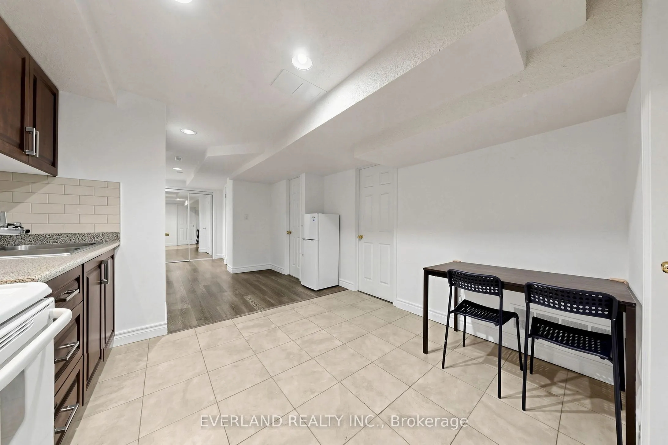 5588 Highbank Road
