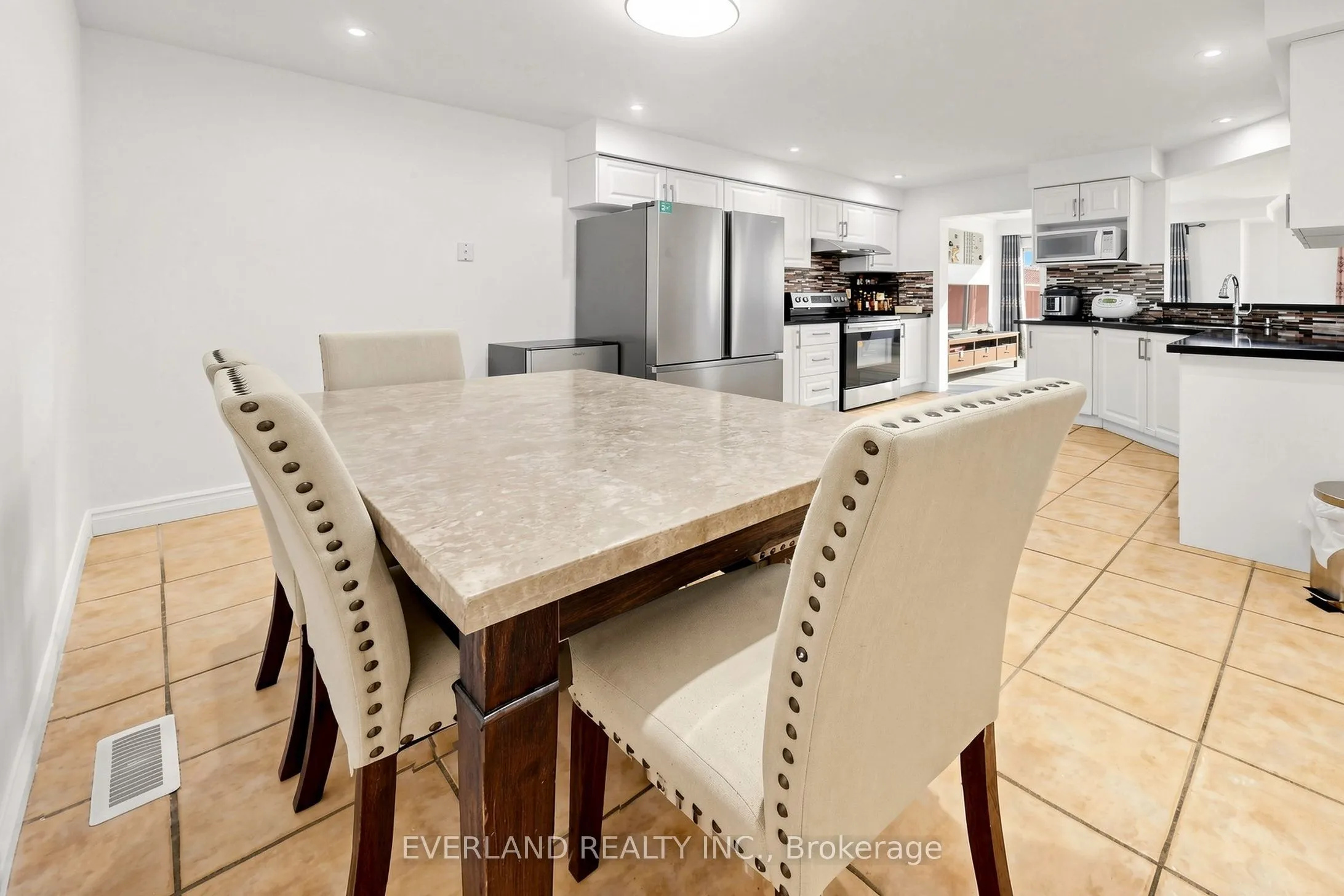 5588 Highbank Road