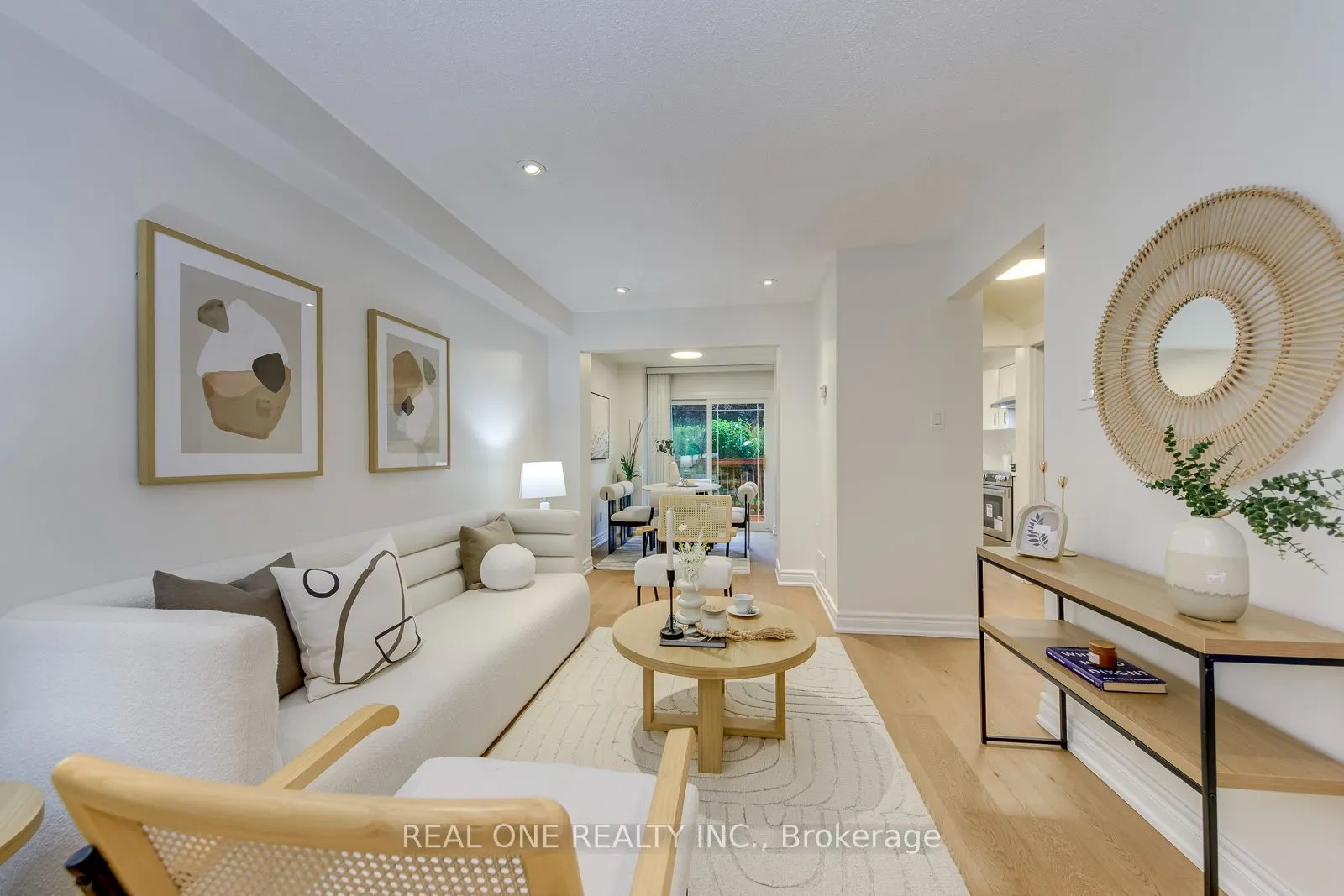 741 Queensbridge Drive