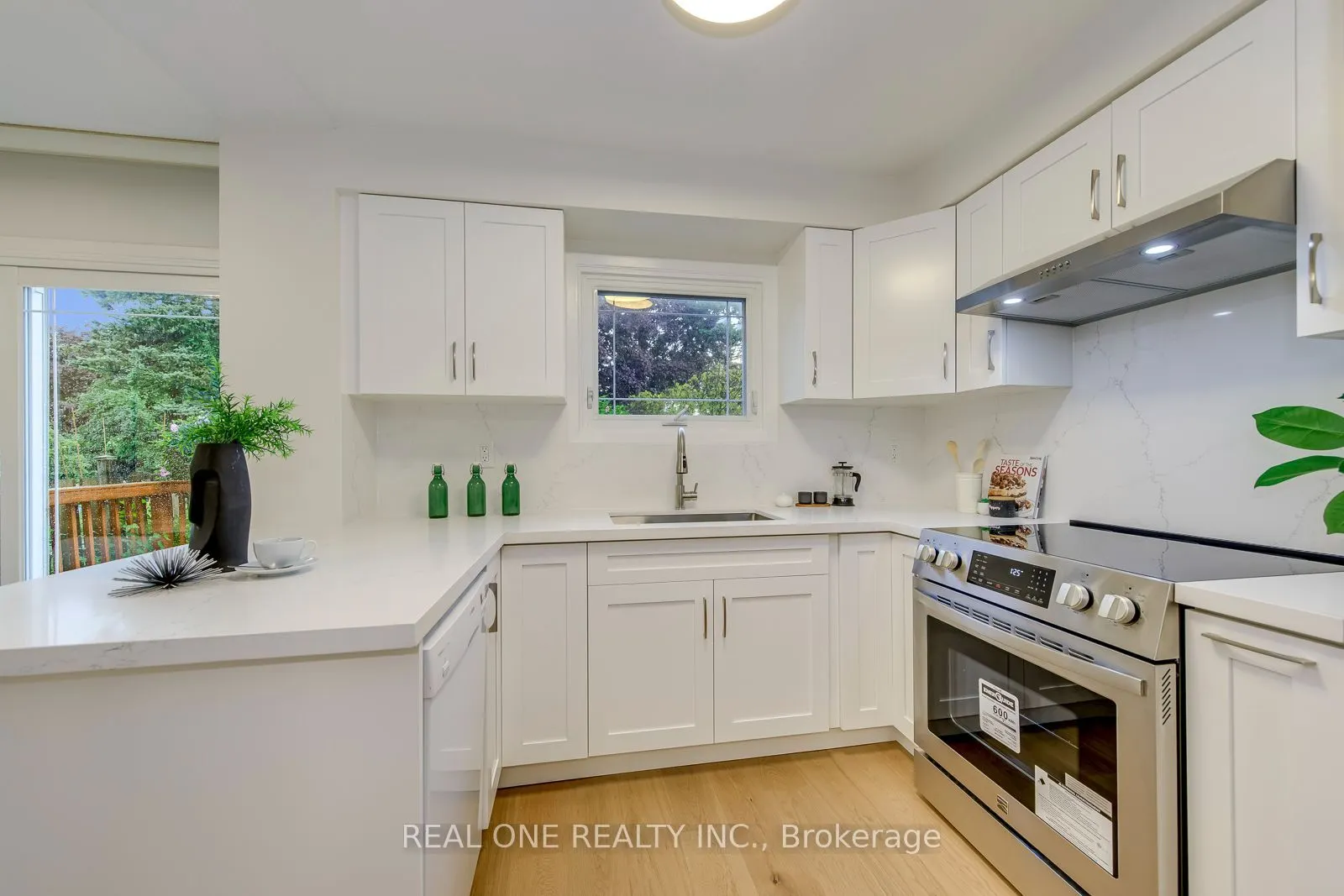 741 Queensbridge Drive