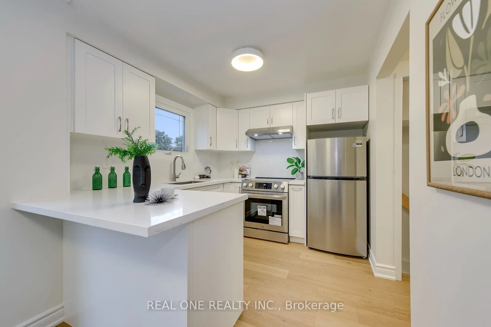 741 Queensbridge Drive
