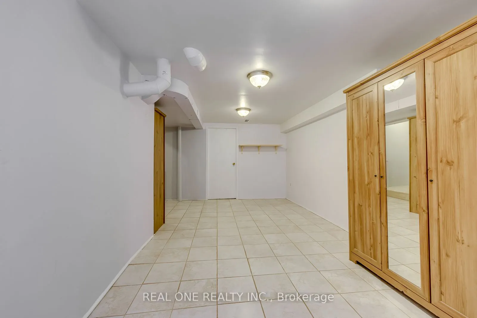 741 Queensbridge Drive