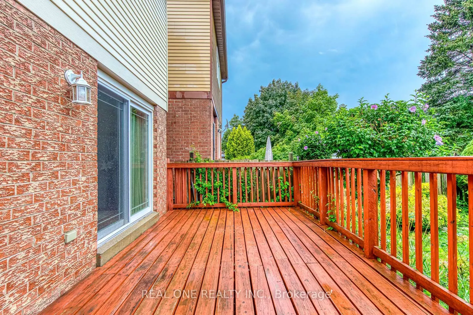 741 Queensbridge Drive