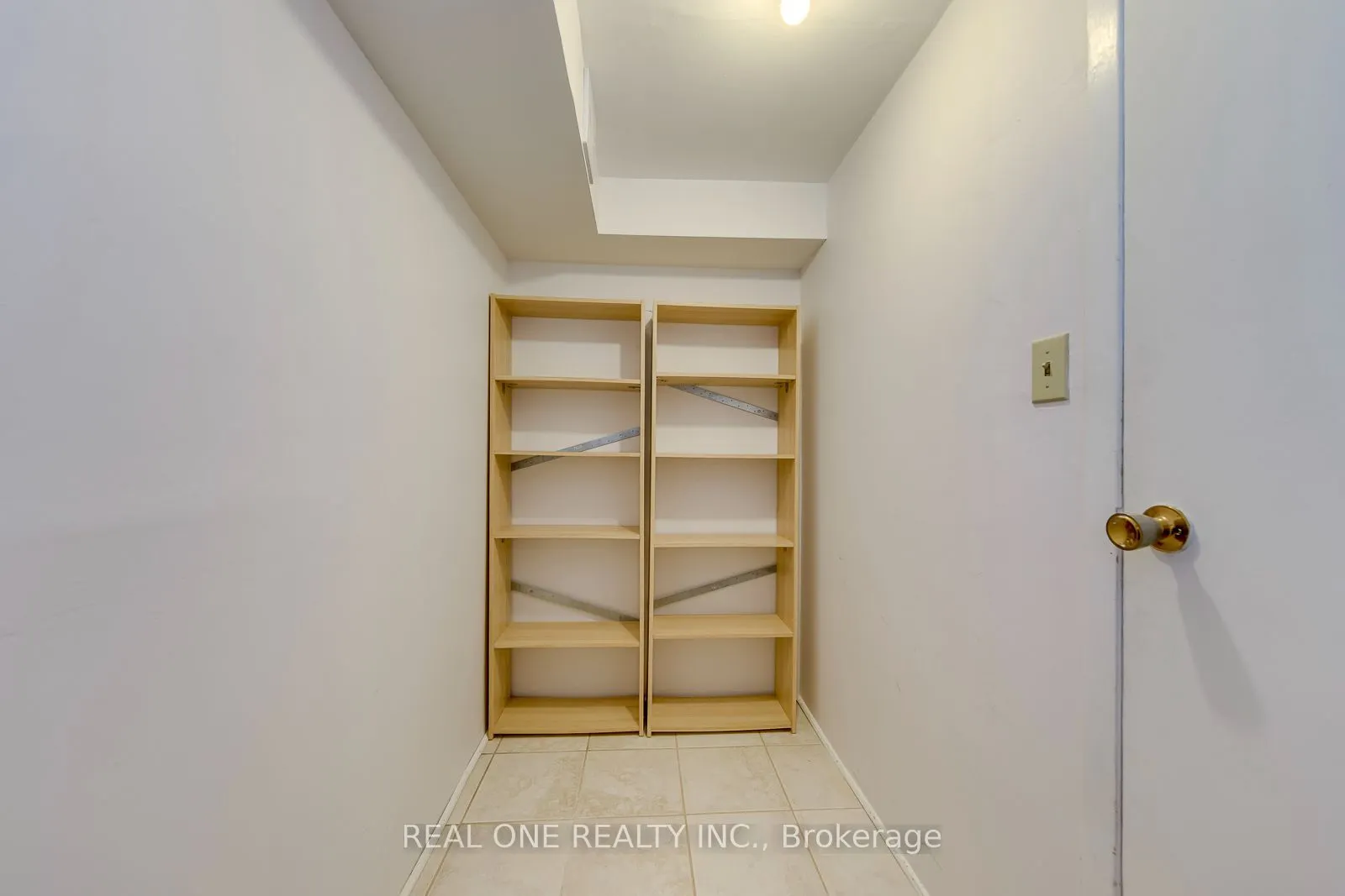 741 Queensbridge Drive