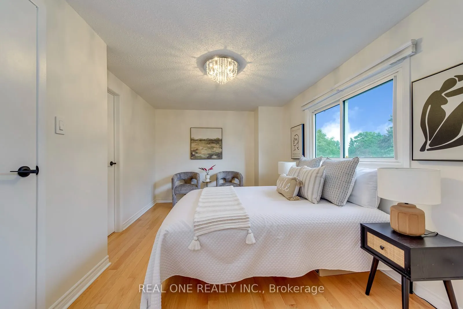 741 Queensbridge Drive