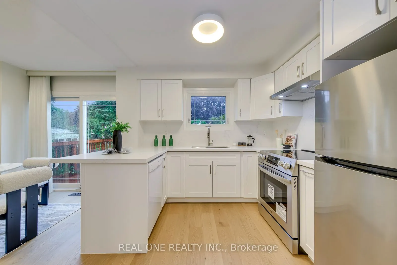 741 Queensbridge Drive
