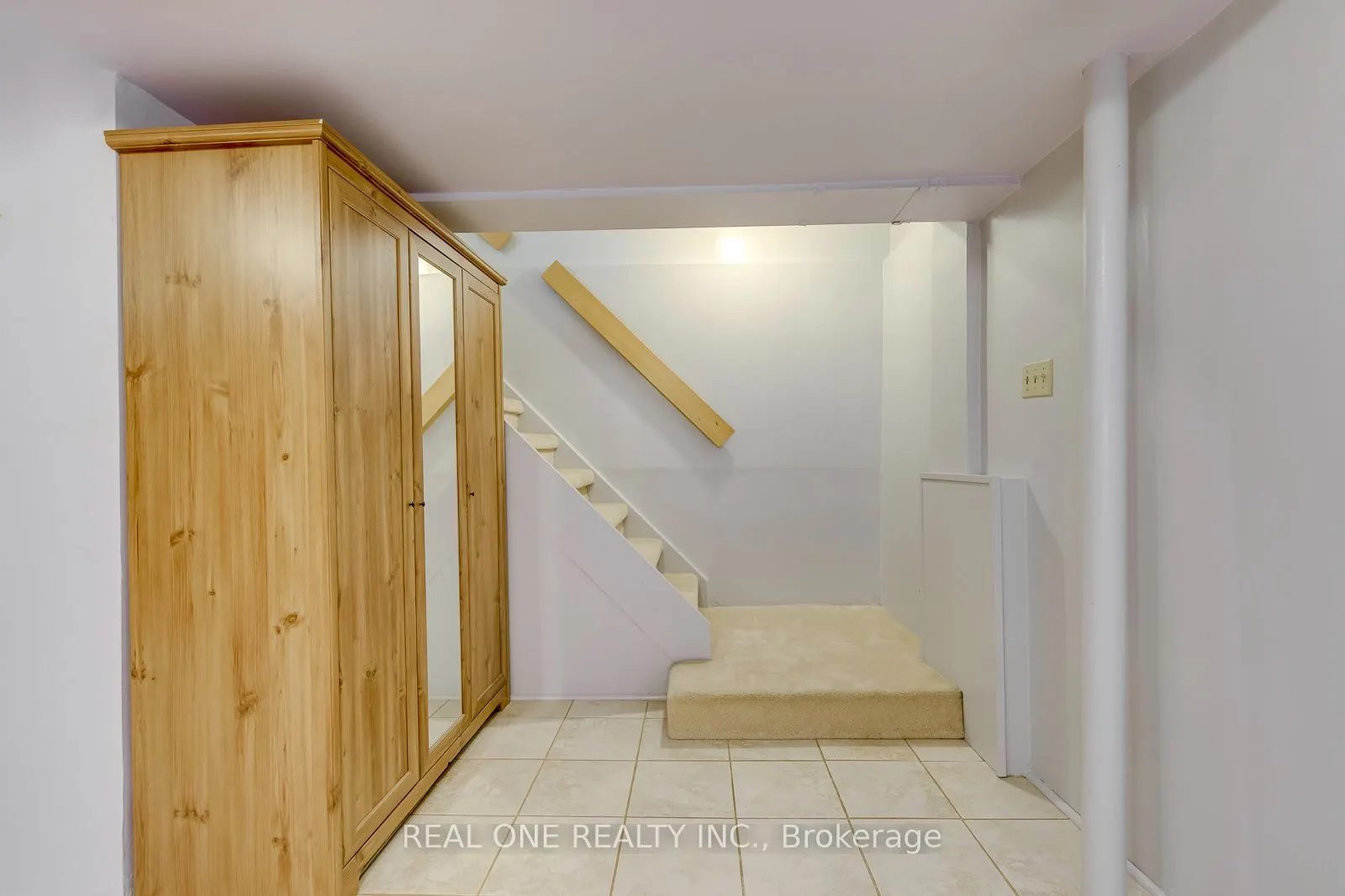 741 Queensbridge Drive