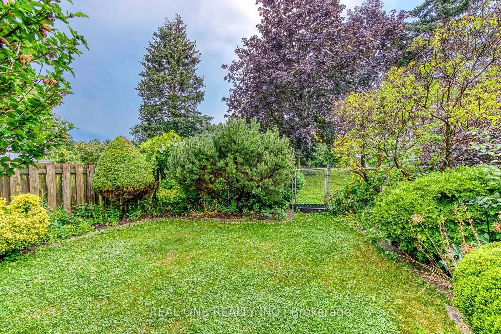 741 Queensbridge Drive
