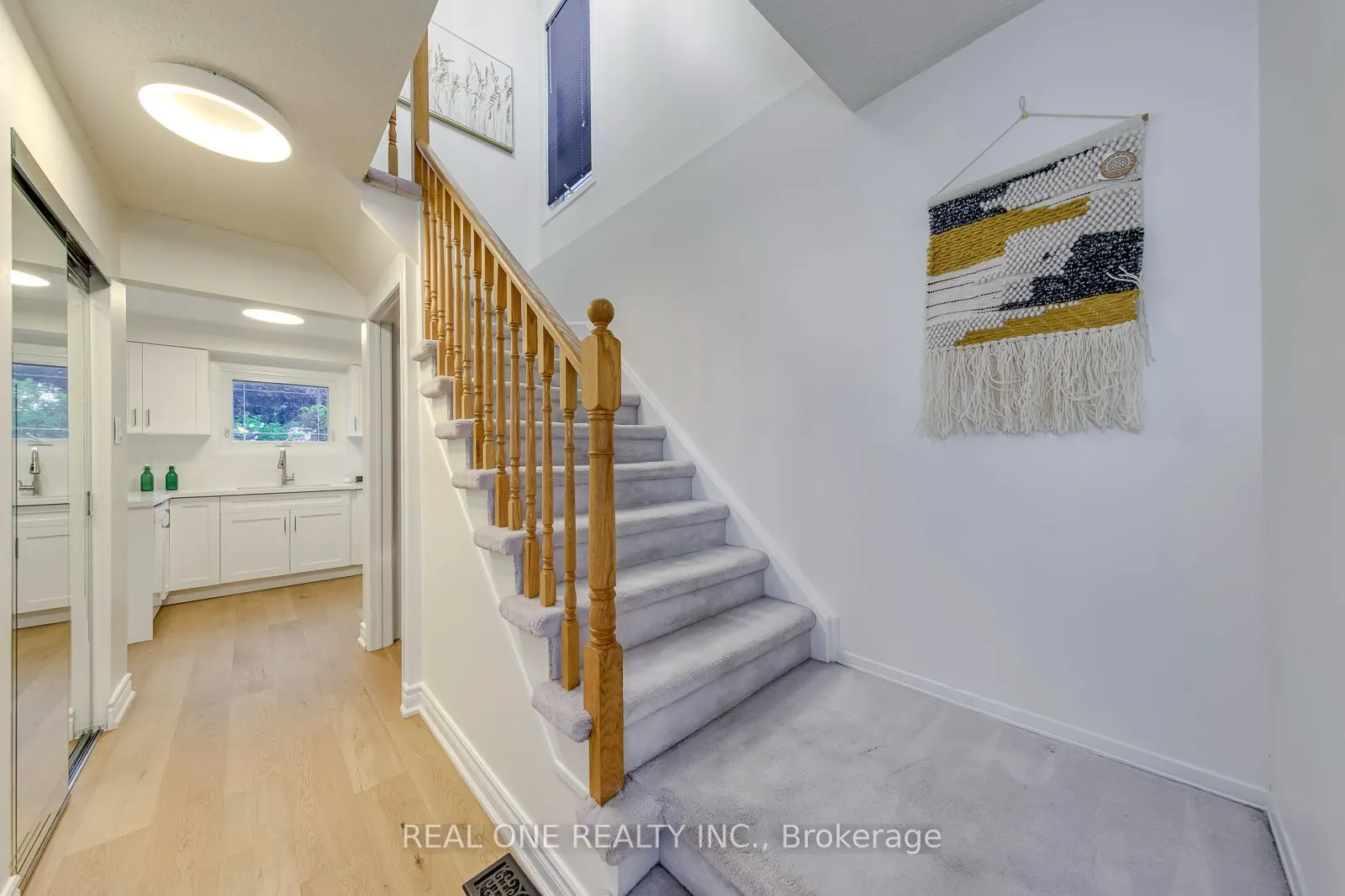 741 Queensbridge Drive